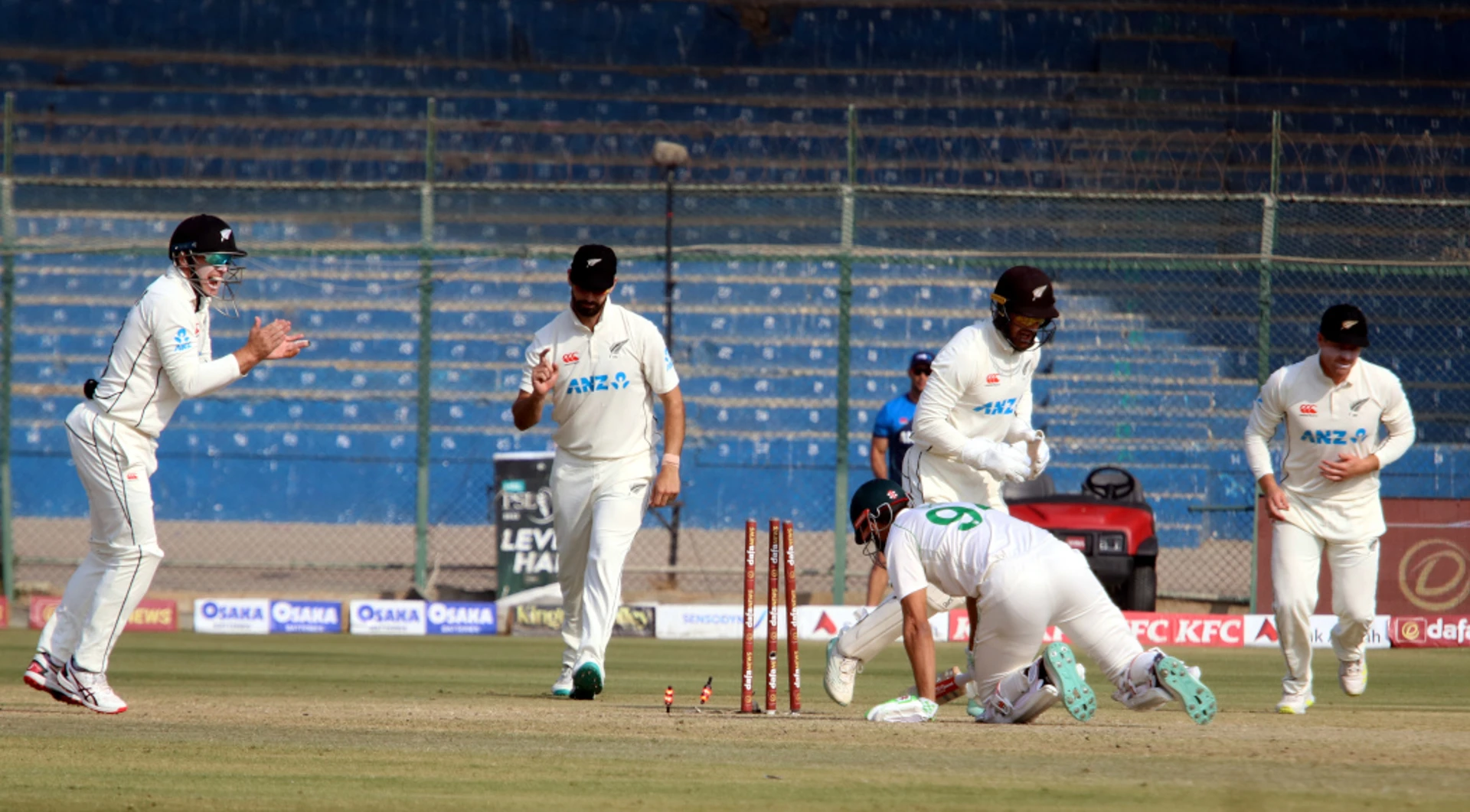 Sodhi's best not enough as Pakistan, NZ draw first test