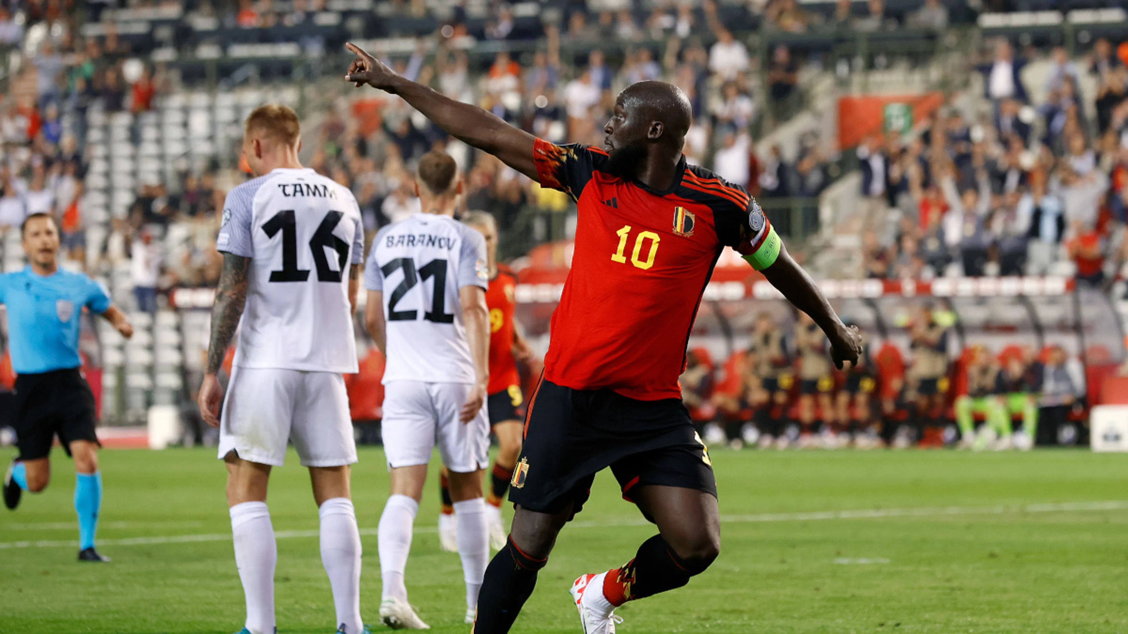 Lukaku shrugs off cobwebs to score twice as Belgium thrash Estonia
