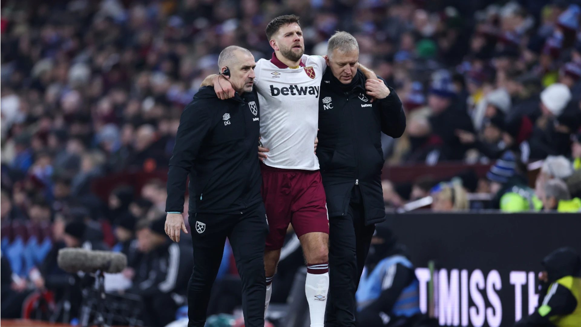 West Ham's Fullkrug out for weeks with hamstring injury