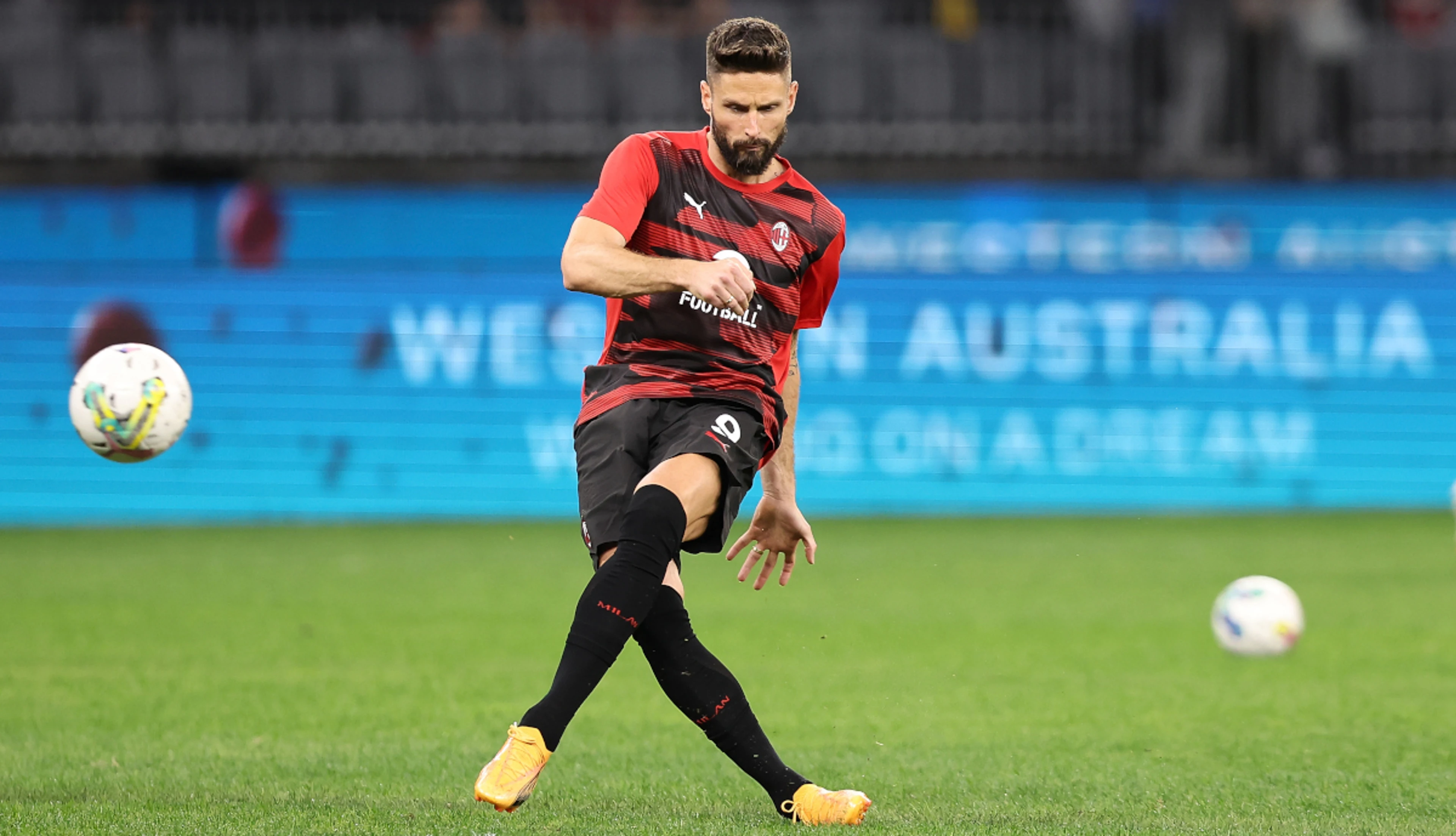 Roma spoil Giroud's Milan farewell in Perth