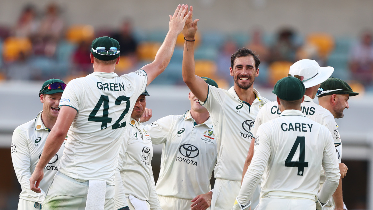 Smith guides Australia to healthy position at stumps