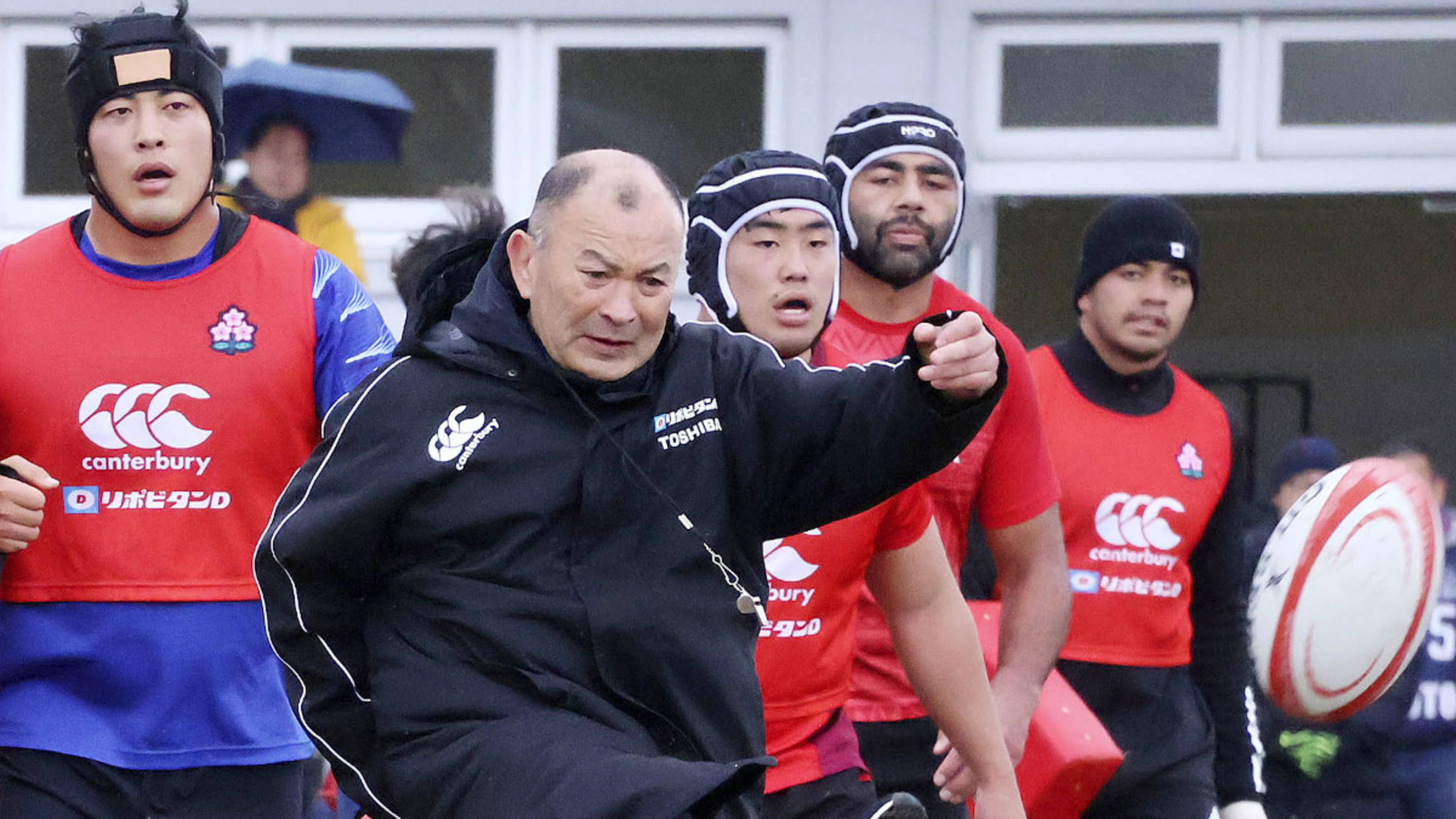Jones tells Japan to turn up heat on England