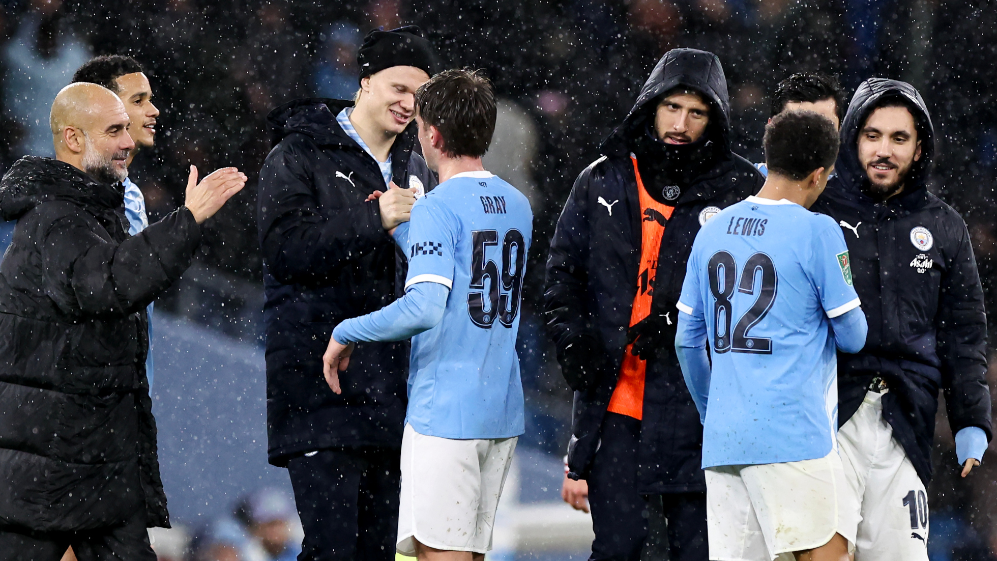 Man City look to extend winning streak against West Ham