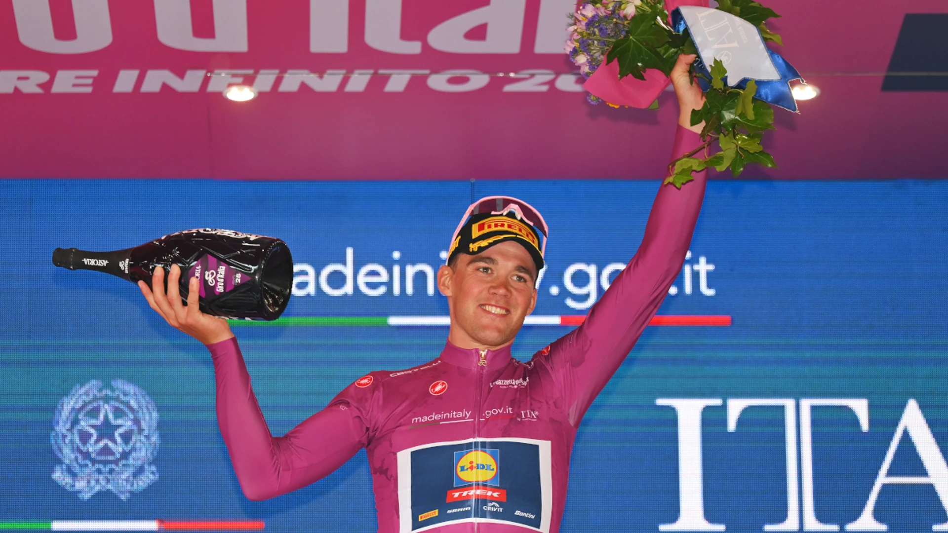 Giro leader Pedersen sprints to another stage victory