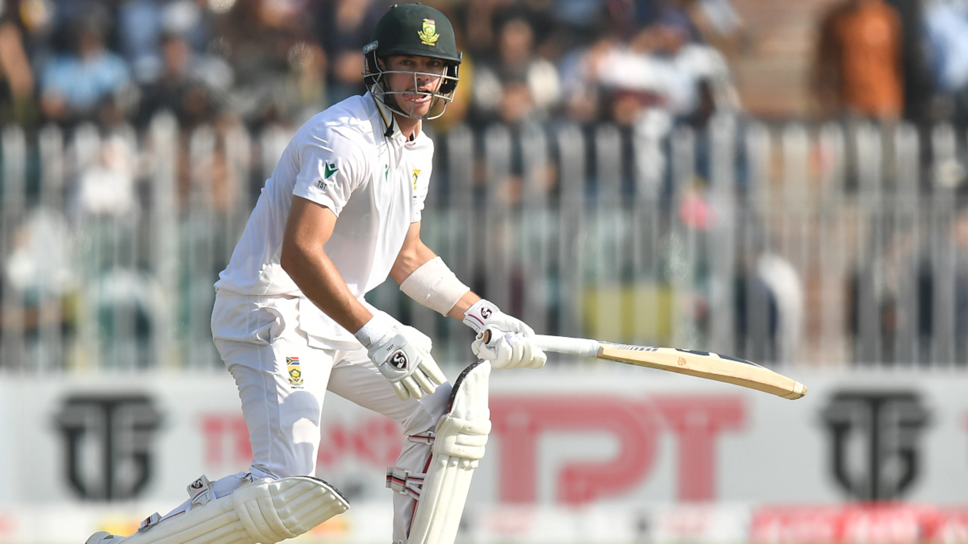 DAY 2: Gritty Stubbs defies Pakistan after Maharaj heroics