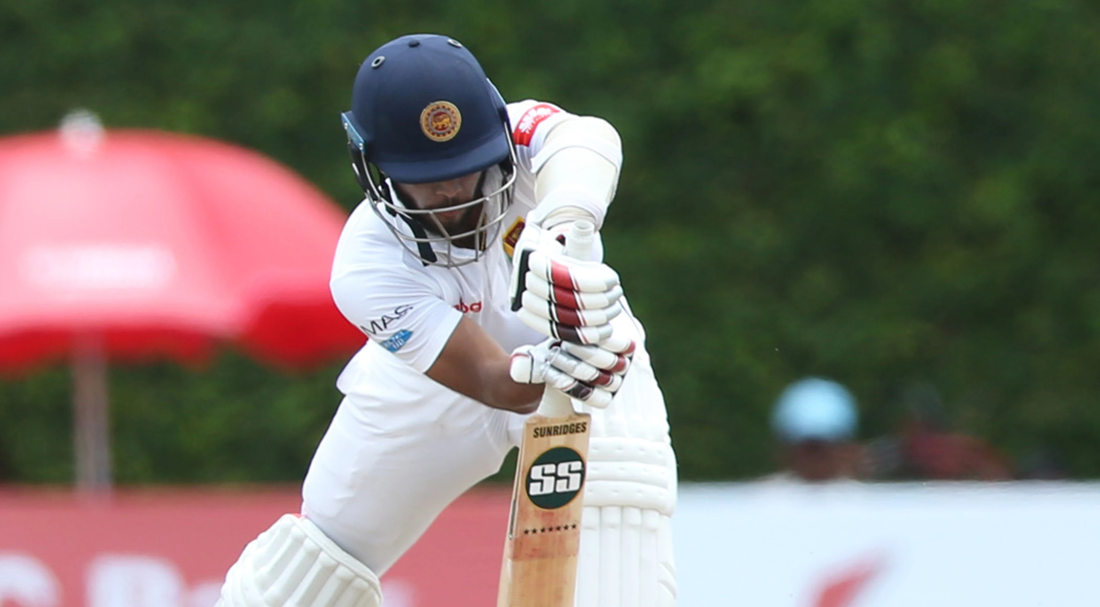 Mathews in control as Sri Lanka close in on lead in Harare