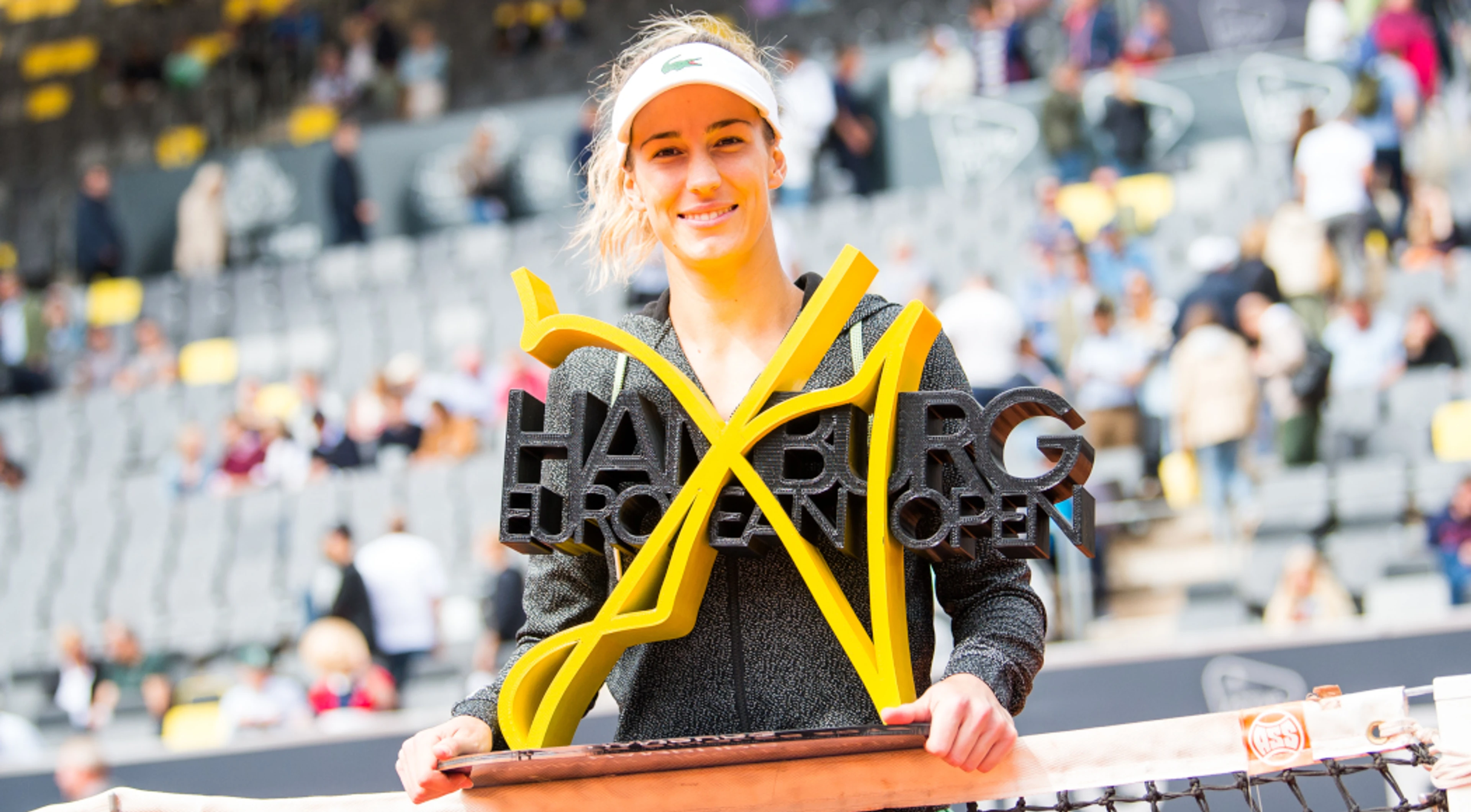 Pera shocks Kontaveit to win Hamburg title