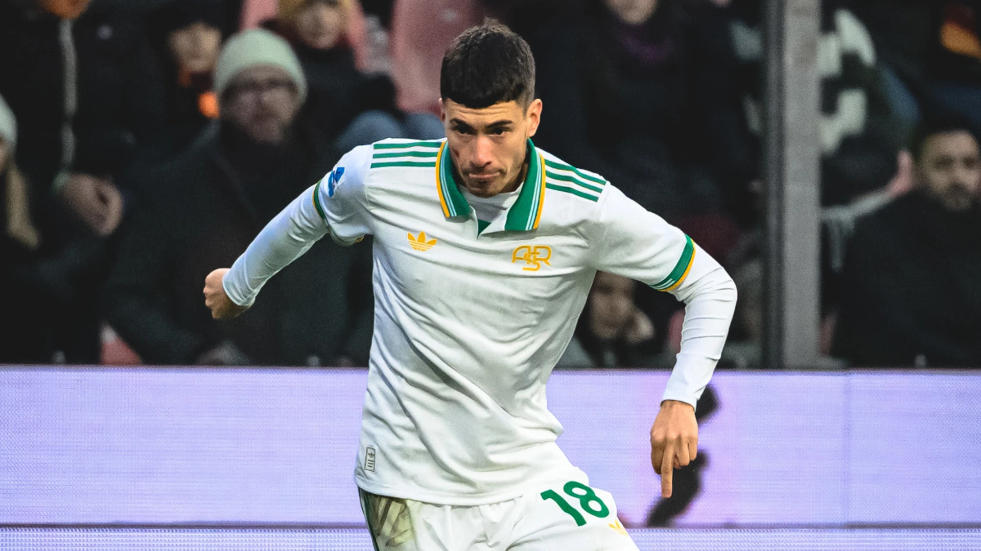 Roma take top spot in Serie A ahead of Milan derby