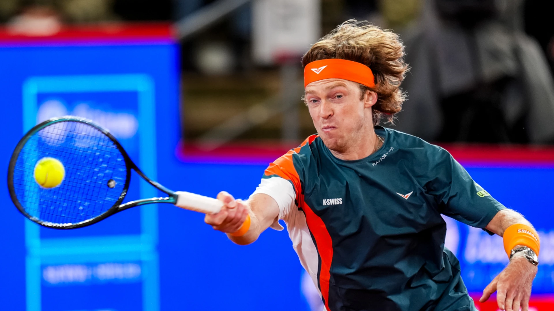 Rublev to face Auger-Aliassime in Hamburg semis