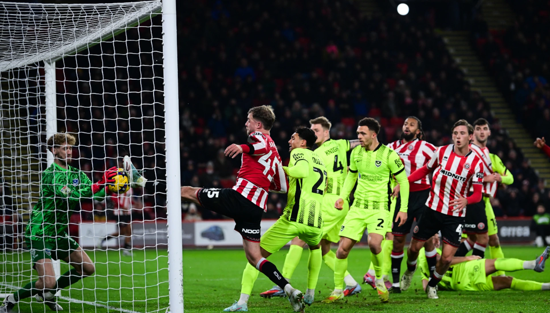 Bamford strikes to lift Sheffield Utd out of relegation zone