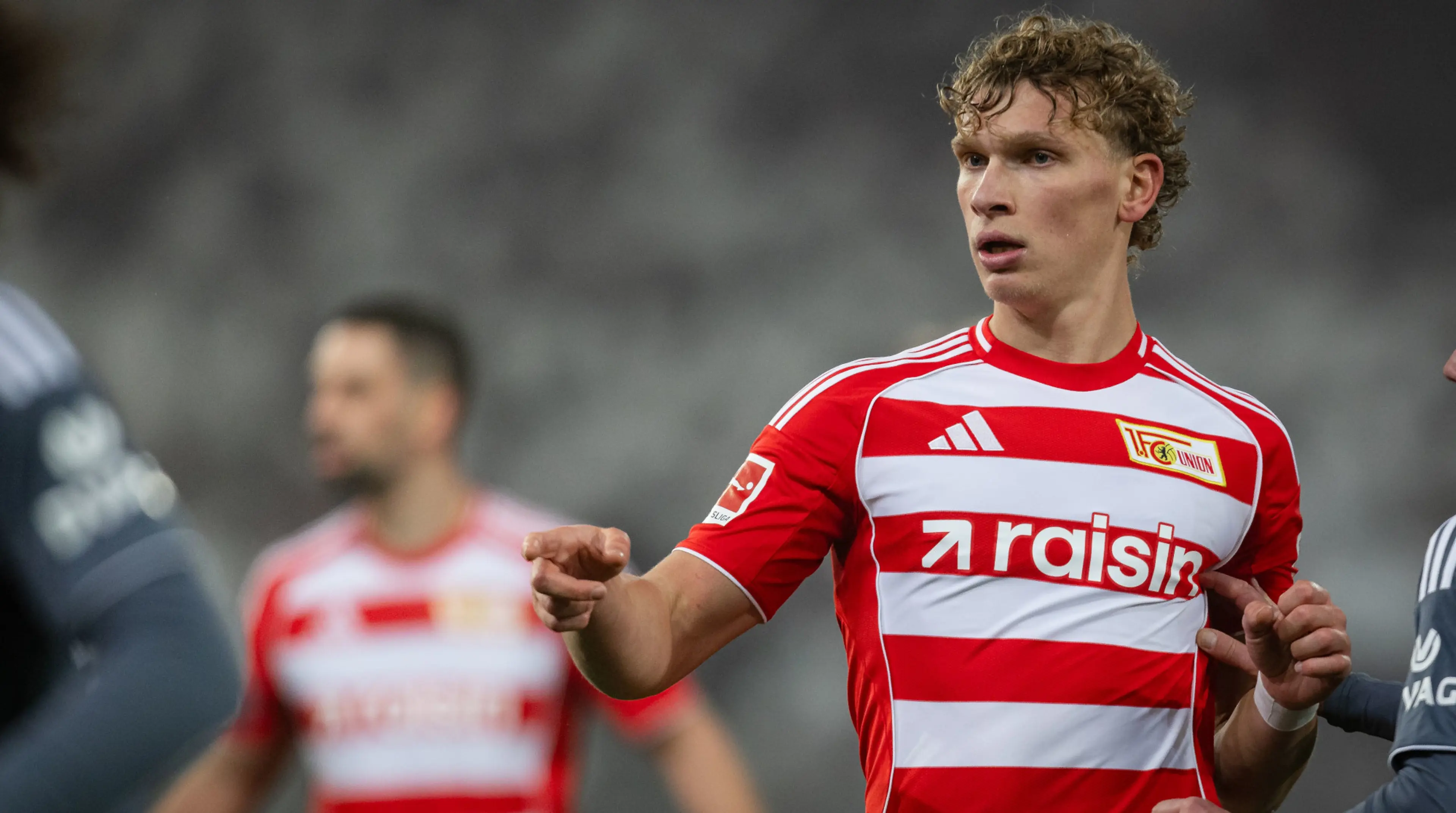 Late Union penalty spoils Riera's Frankfurt debut