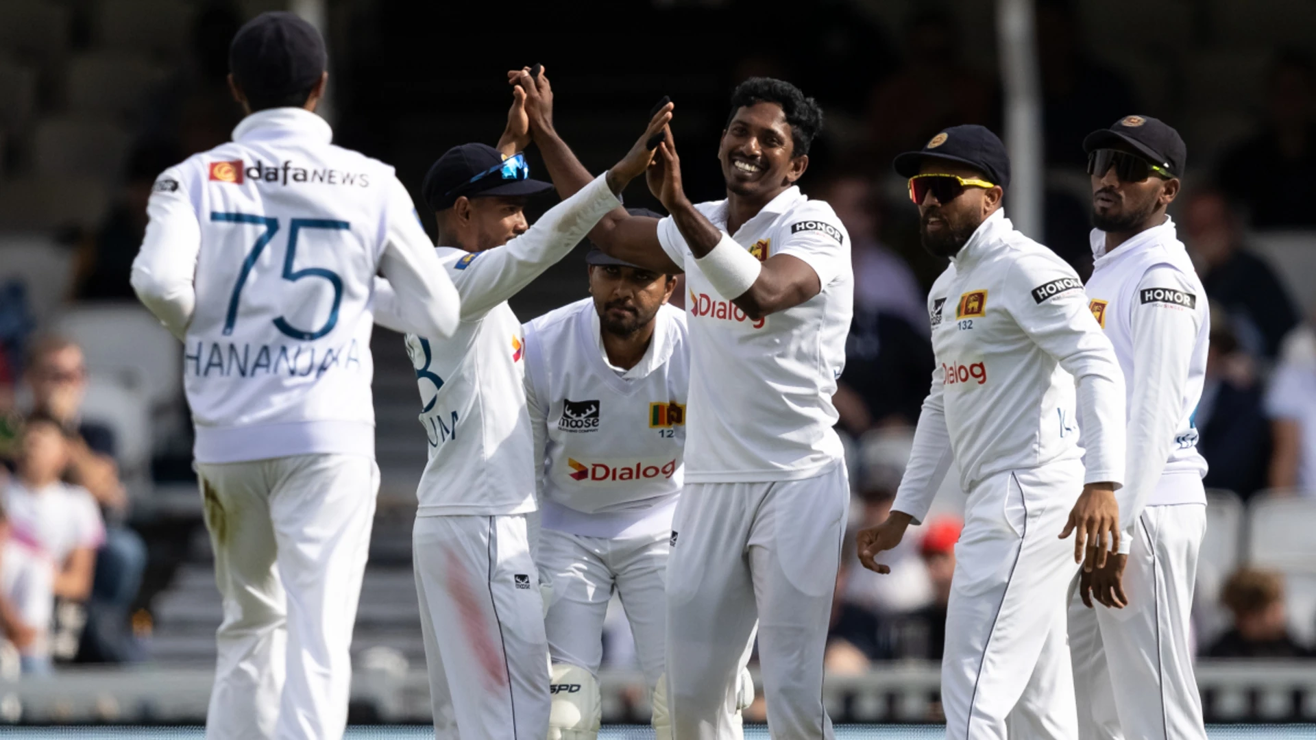 Sri Lanka set 219 to win third test against England