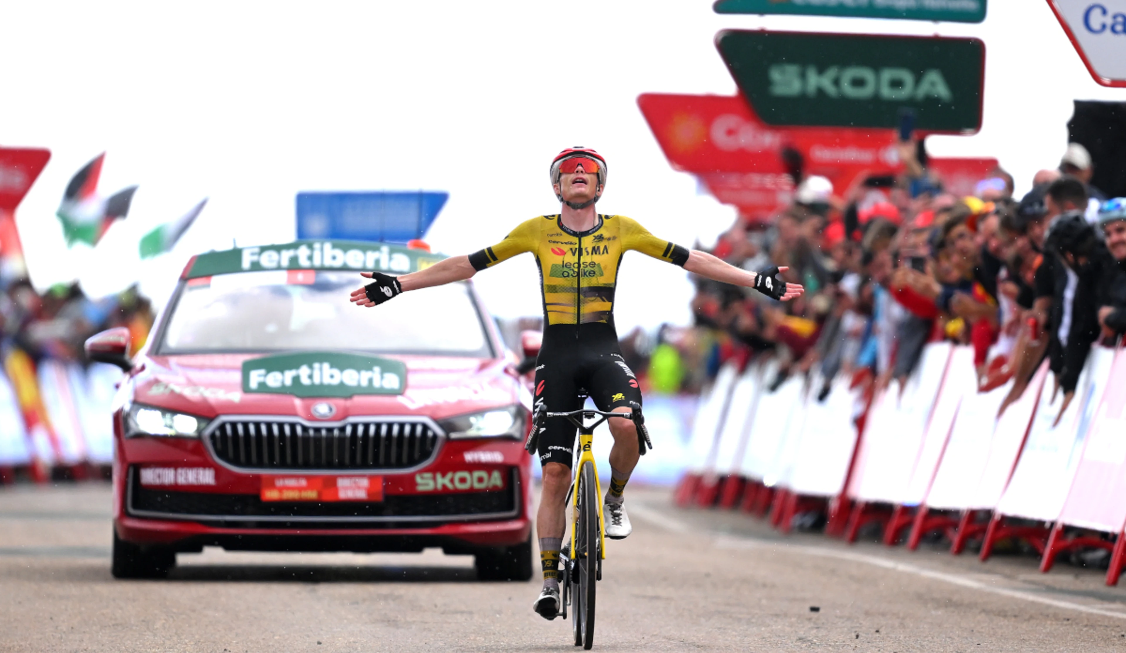 Vingegaard makes move as he powers to Vuelta stage nine win