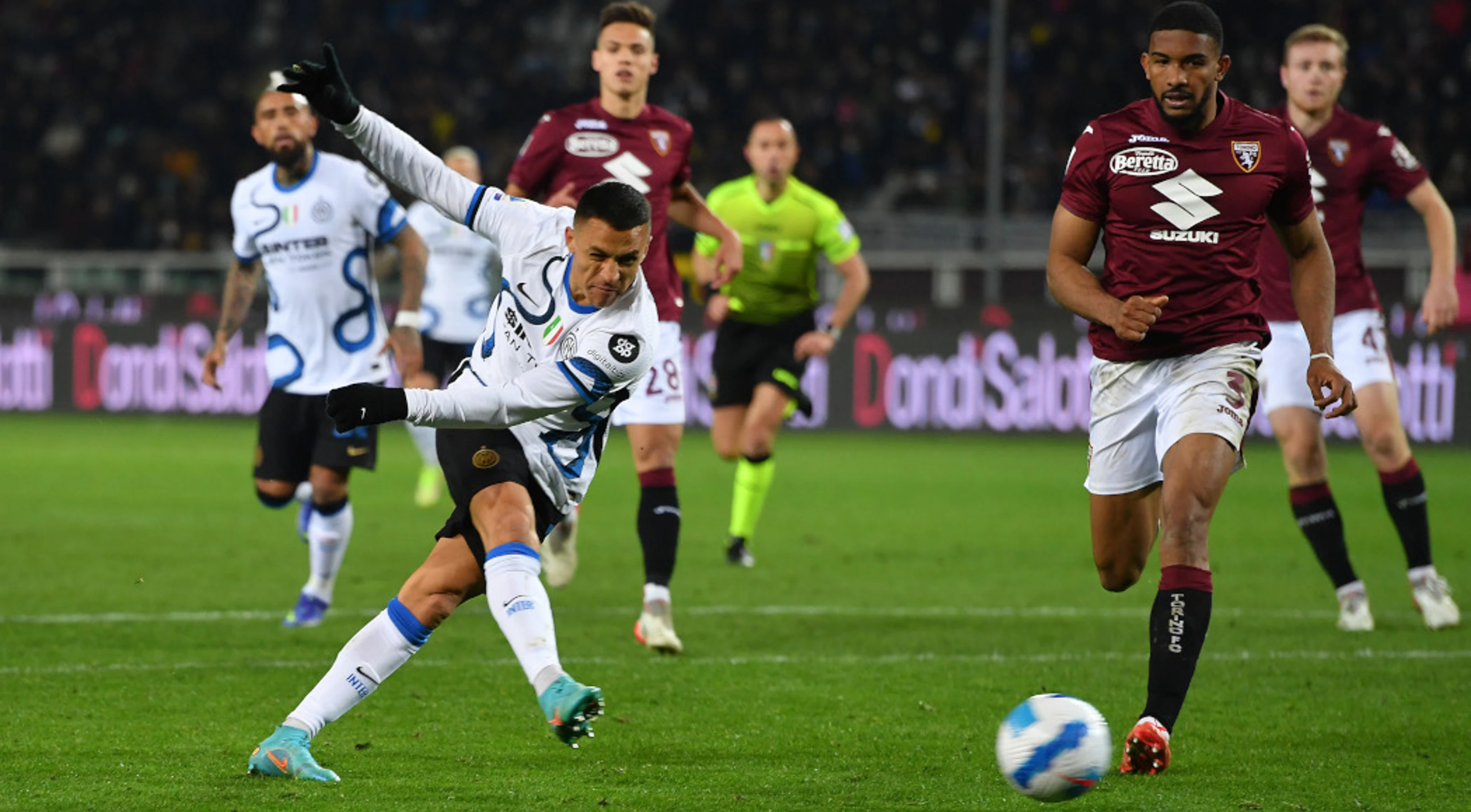 Inter gift Milan the upper hand after drawing at Torino