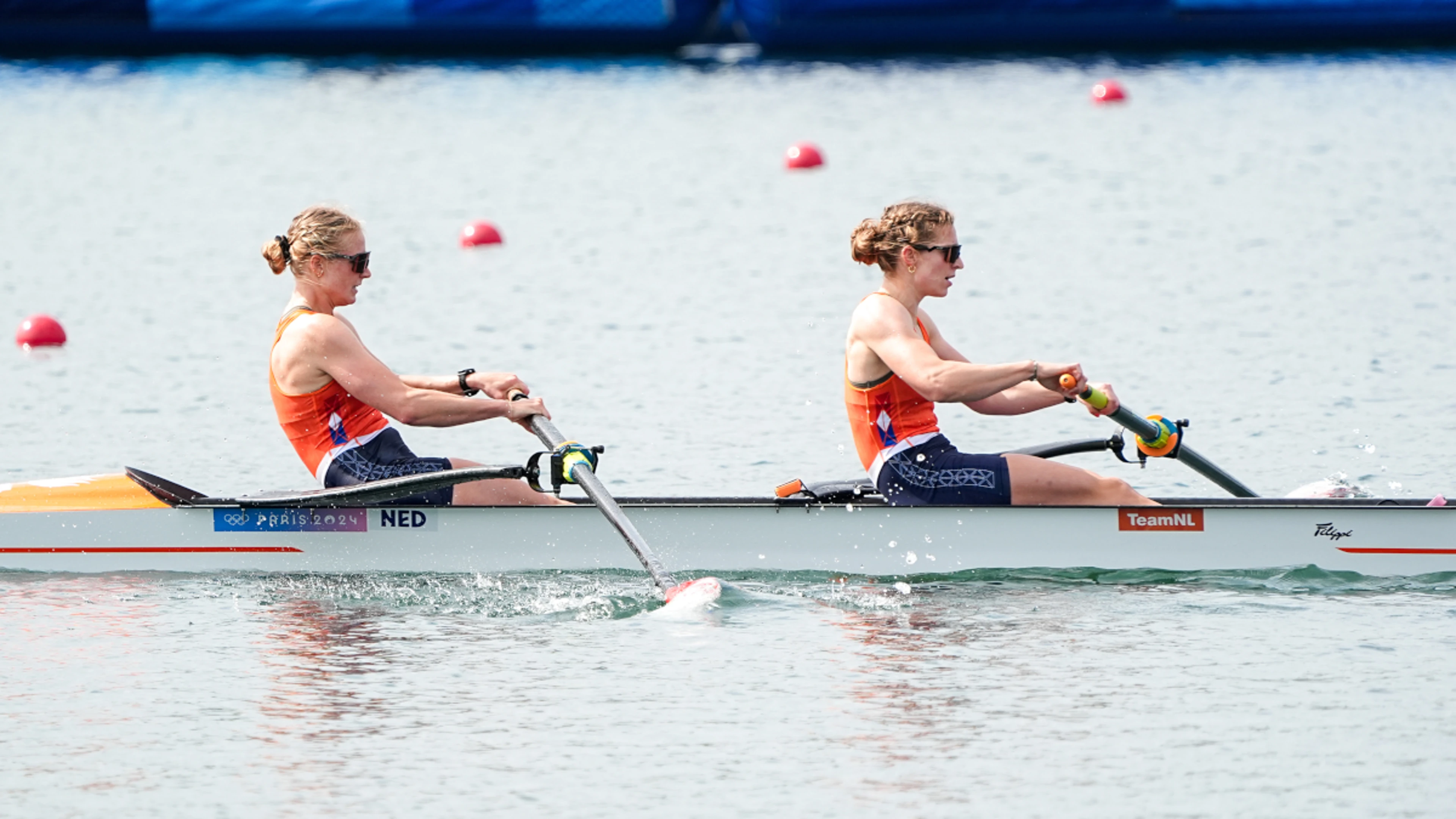 Dutch fly into women's pairs final