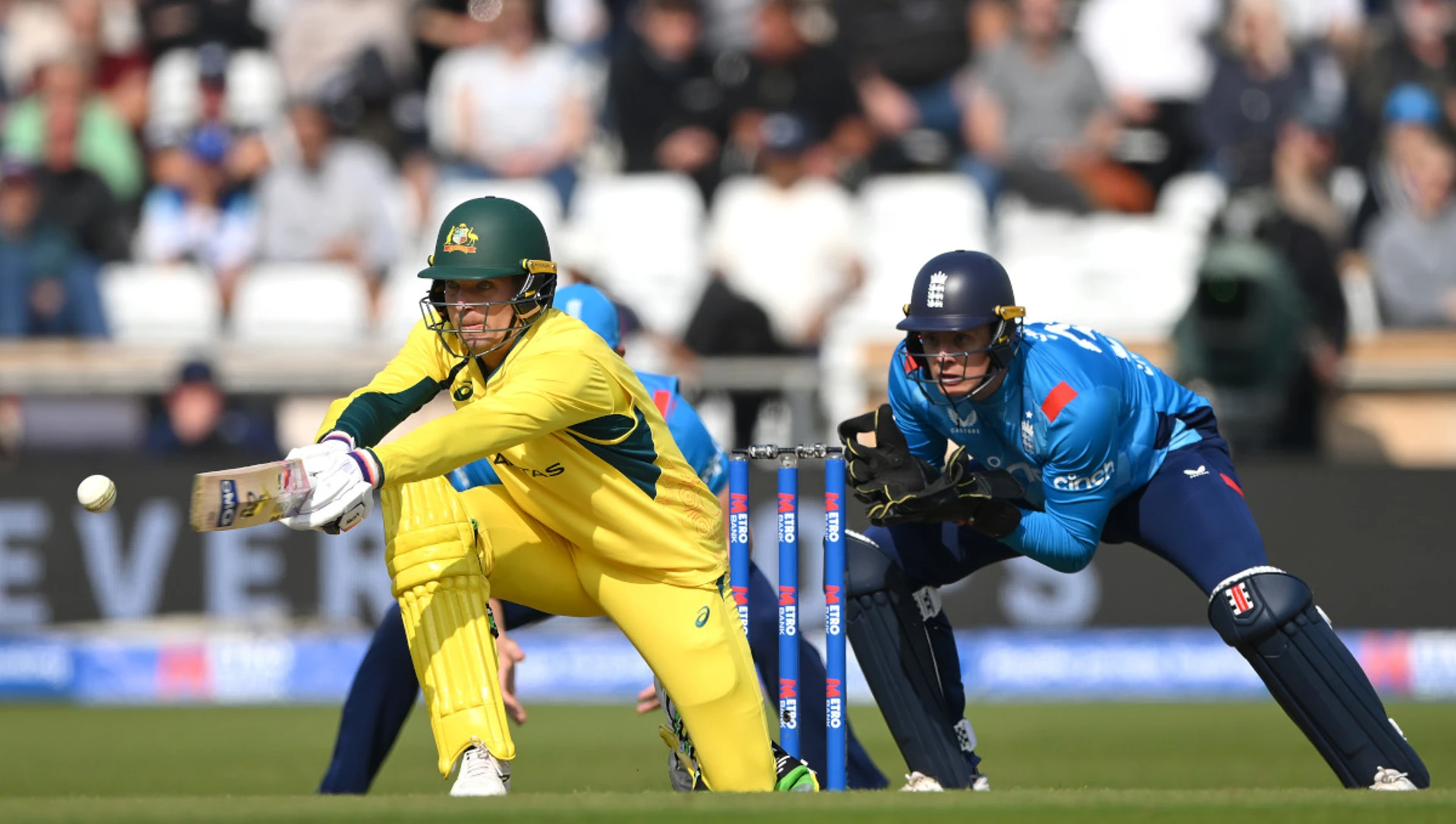 Australia thrash England in 2nd ODI