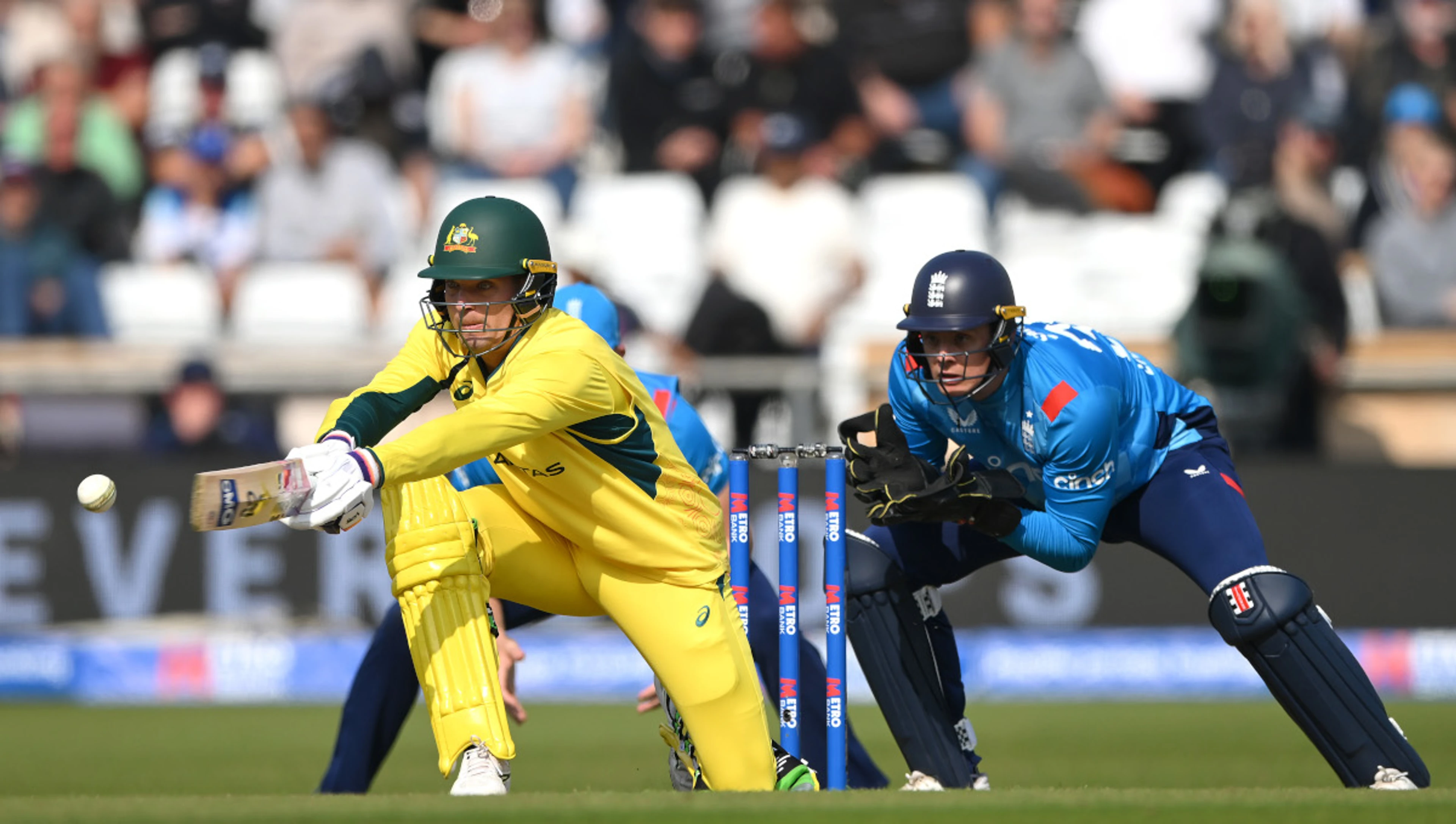 Australia thrash England in 2nd ODI