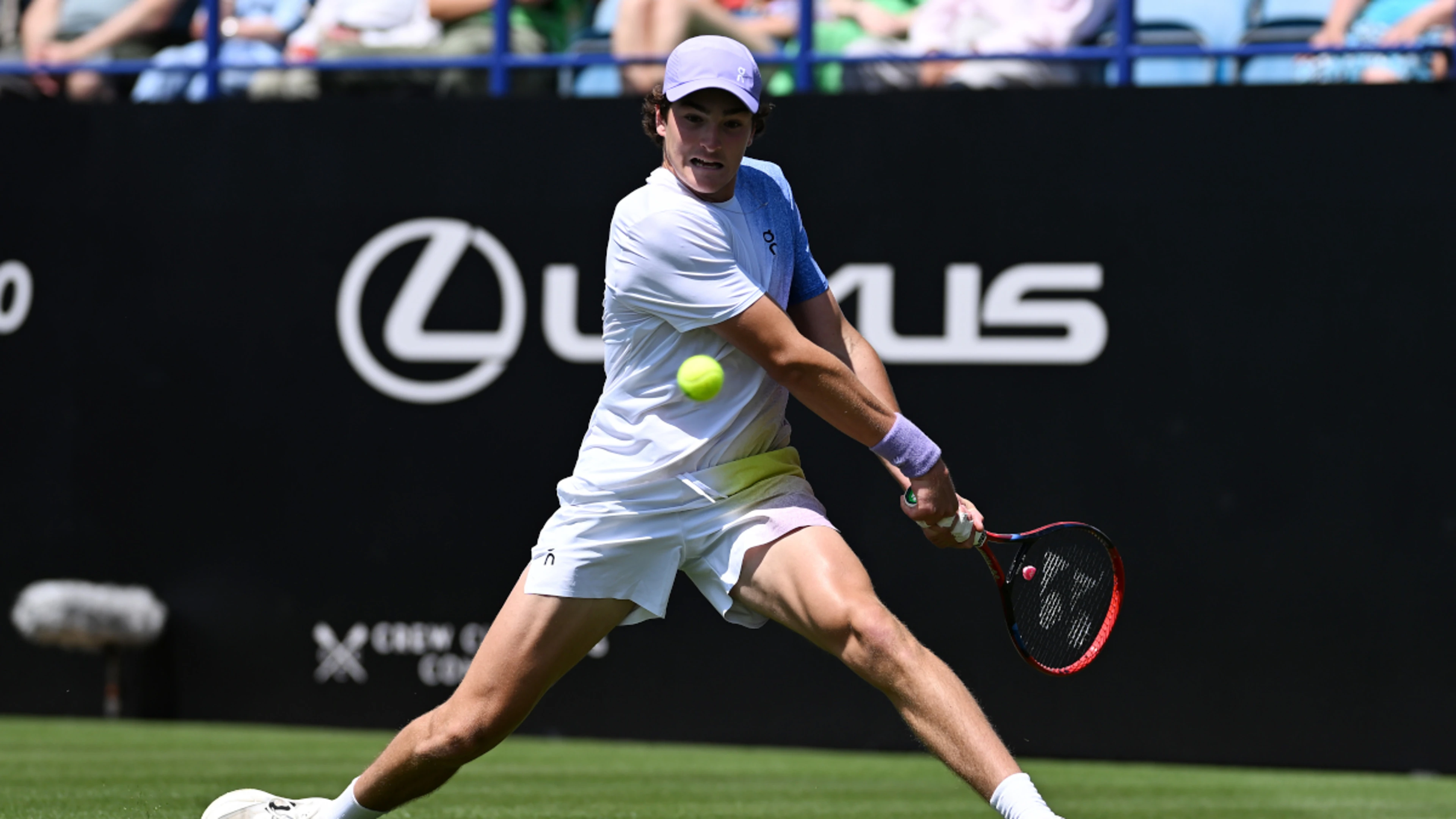 Fonseca clinches first grass-court win, Sun ousts Kasatkina in Eastbourne