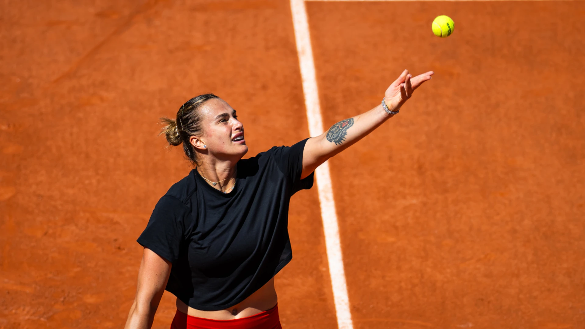 Sabalenka mixing things up in pursuit of first French Open title