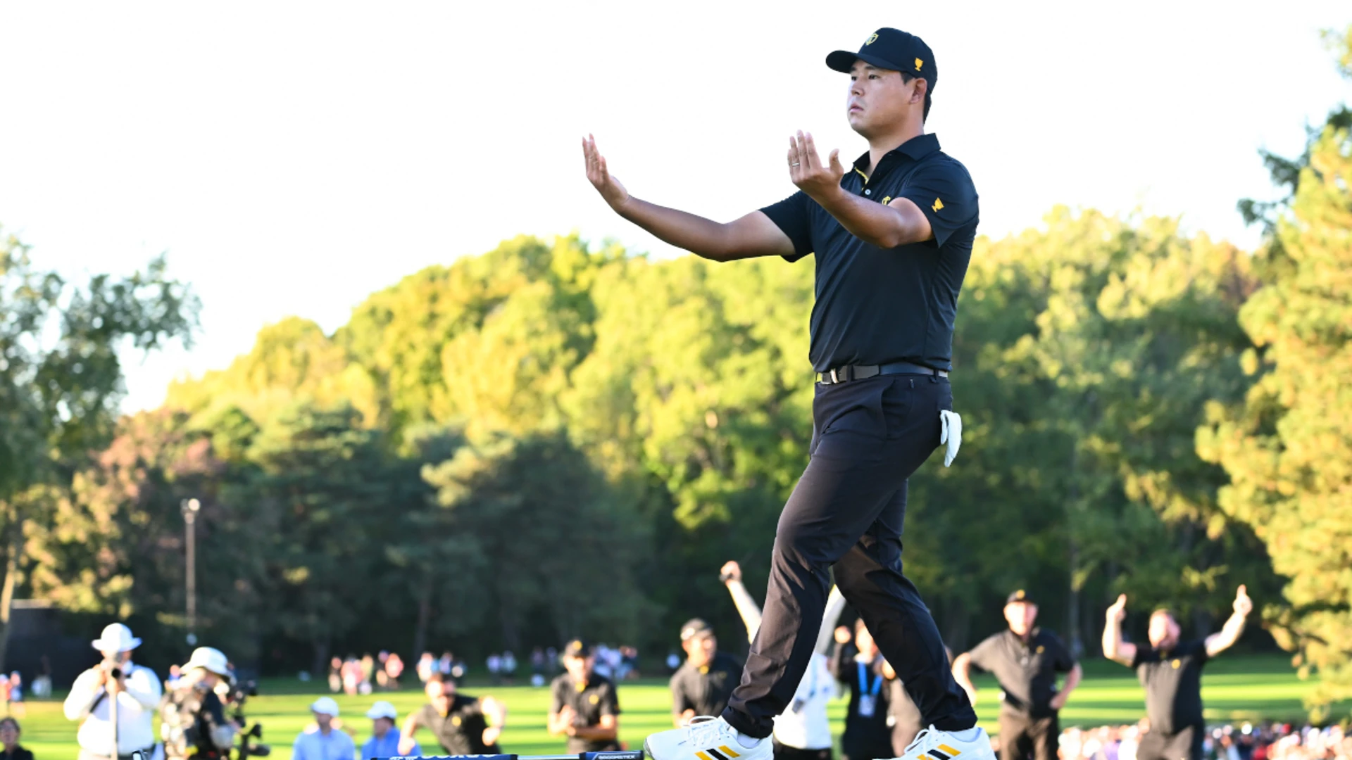 Internationals sweep foursomes to equal USA at Presidents Cup