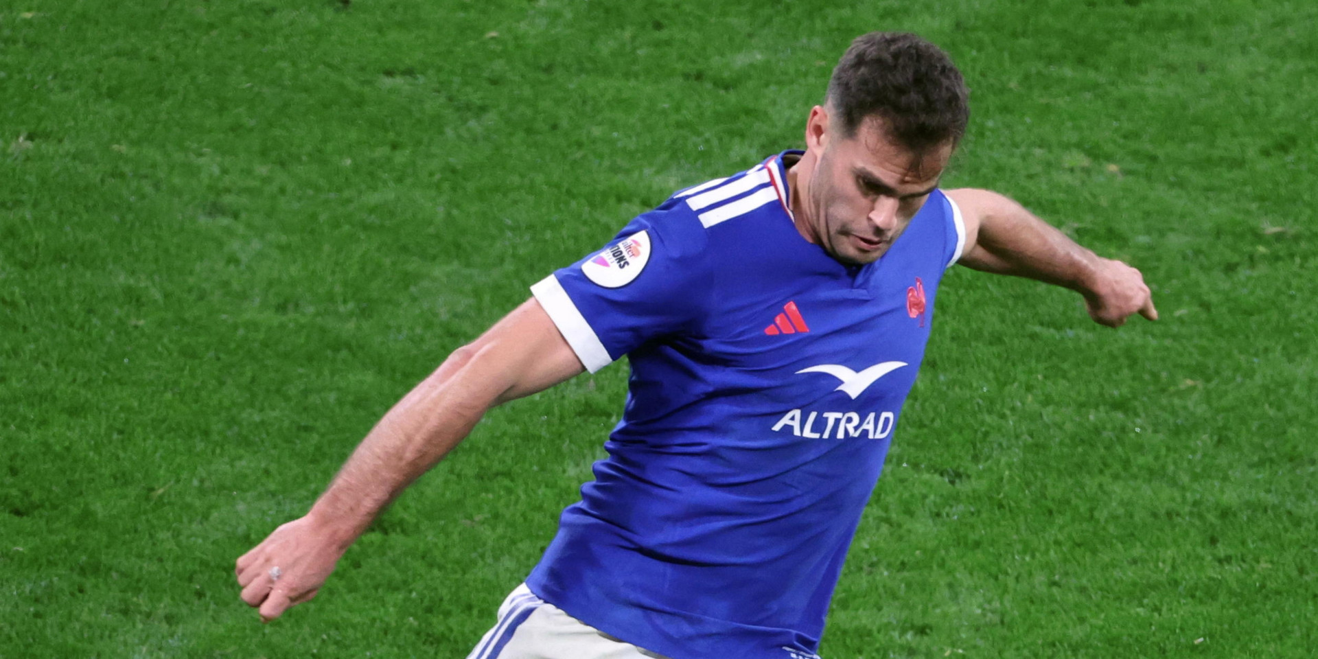 Penaud out of France squad in sweeping changes for Six Nations, Dupont back