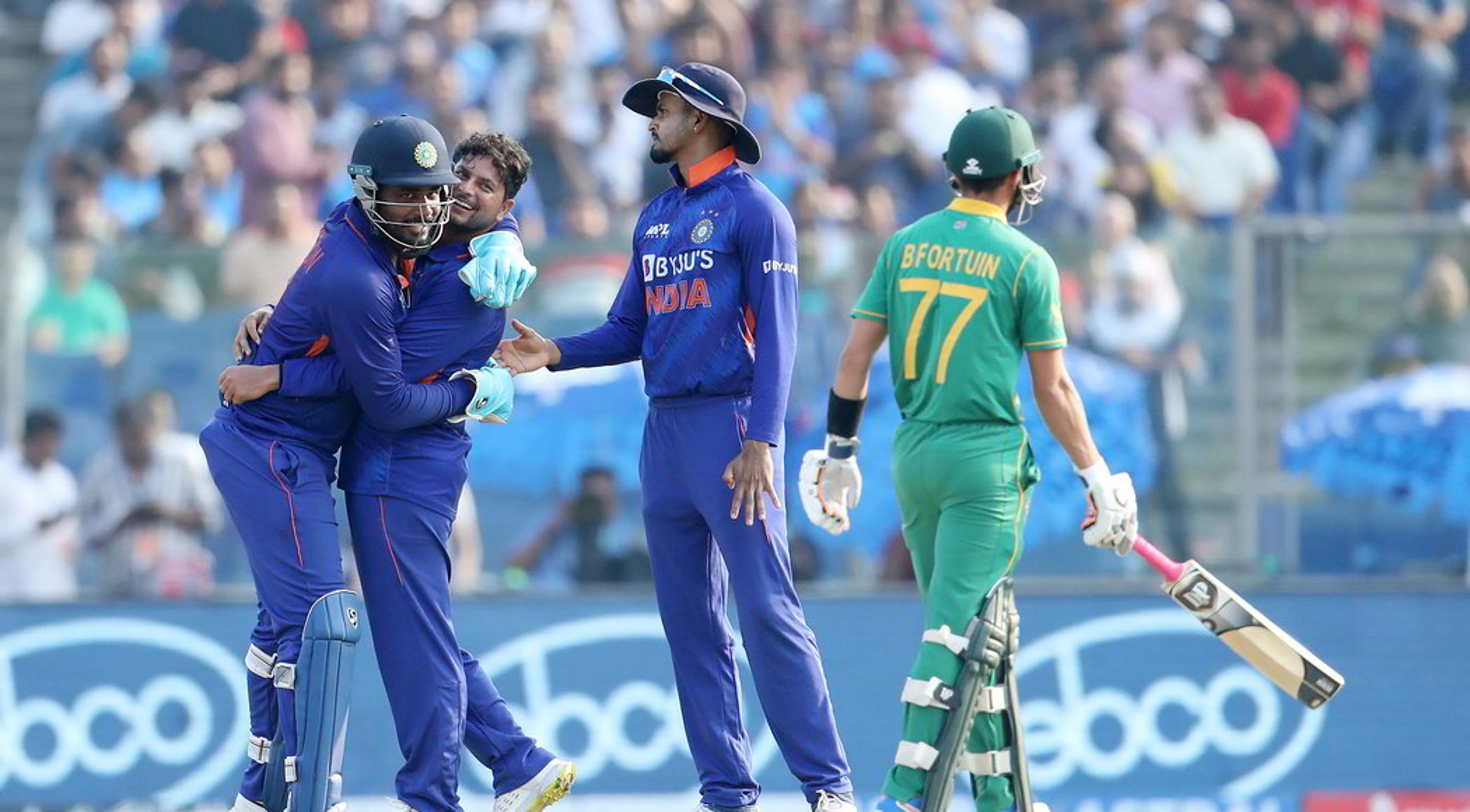 India romp to easy win, take series 2-1