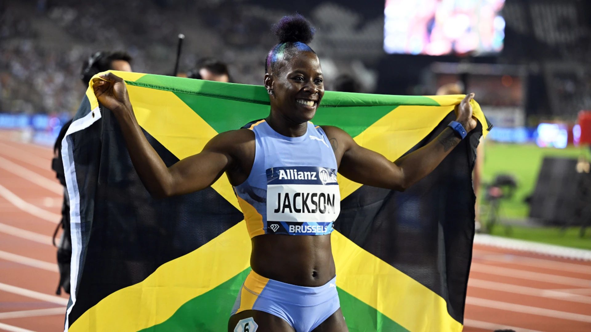 World 200m champion Jackson suffers pre-Olympic injury scare