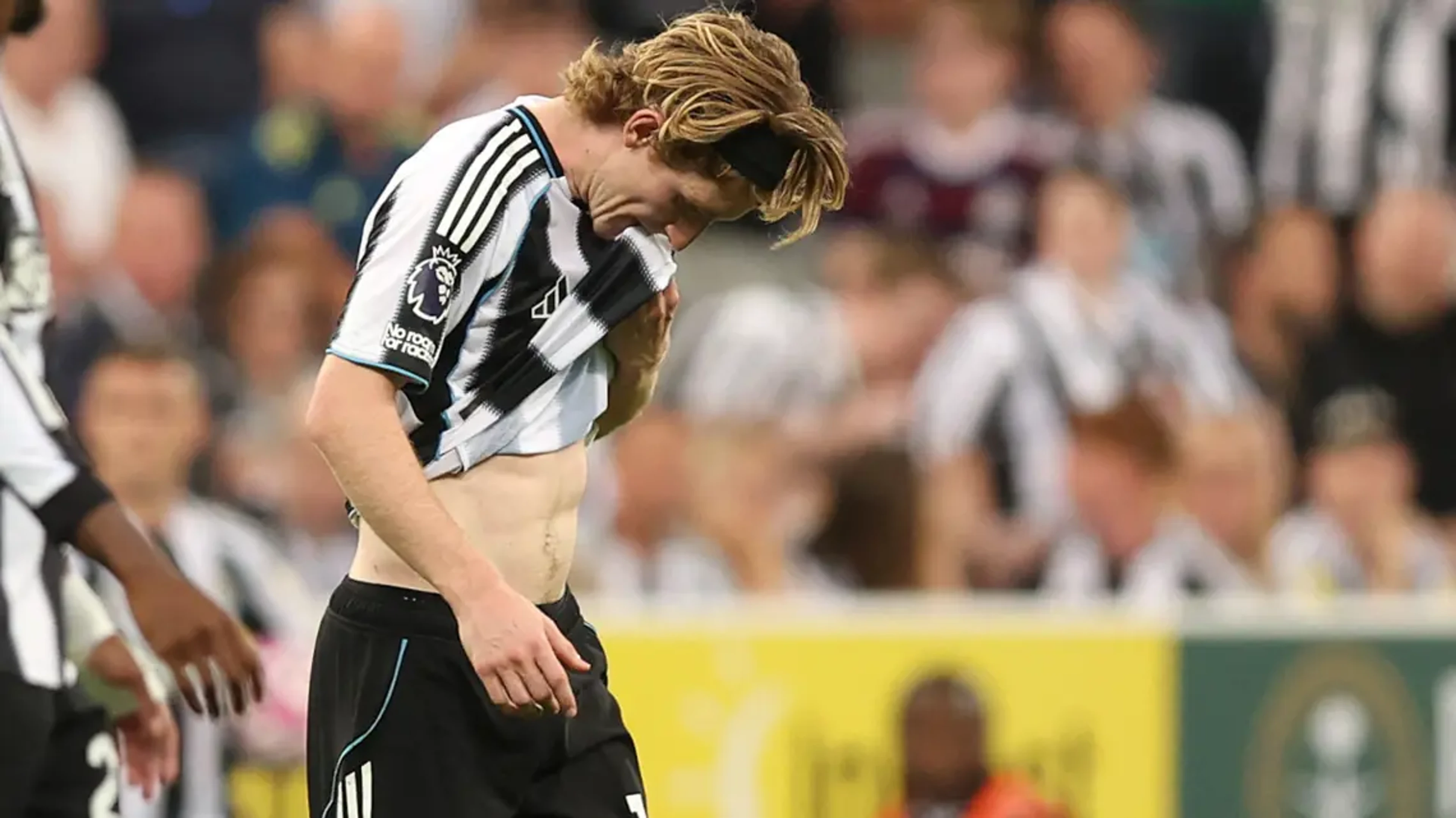 Anthony Gordon | 46ᵗʰ Minute VAR v Liverpool