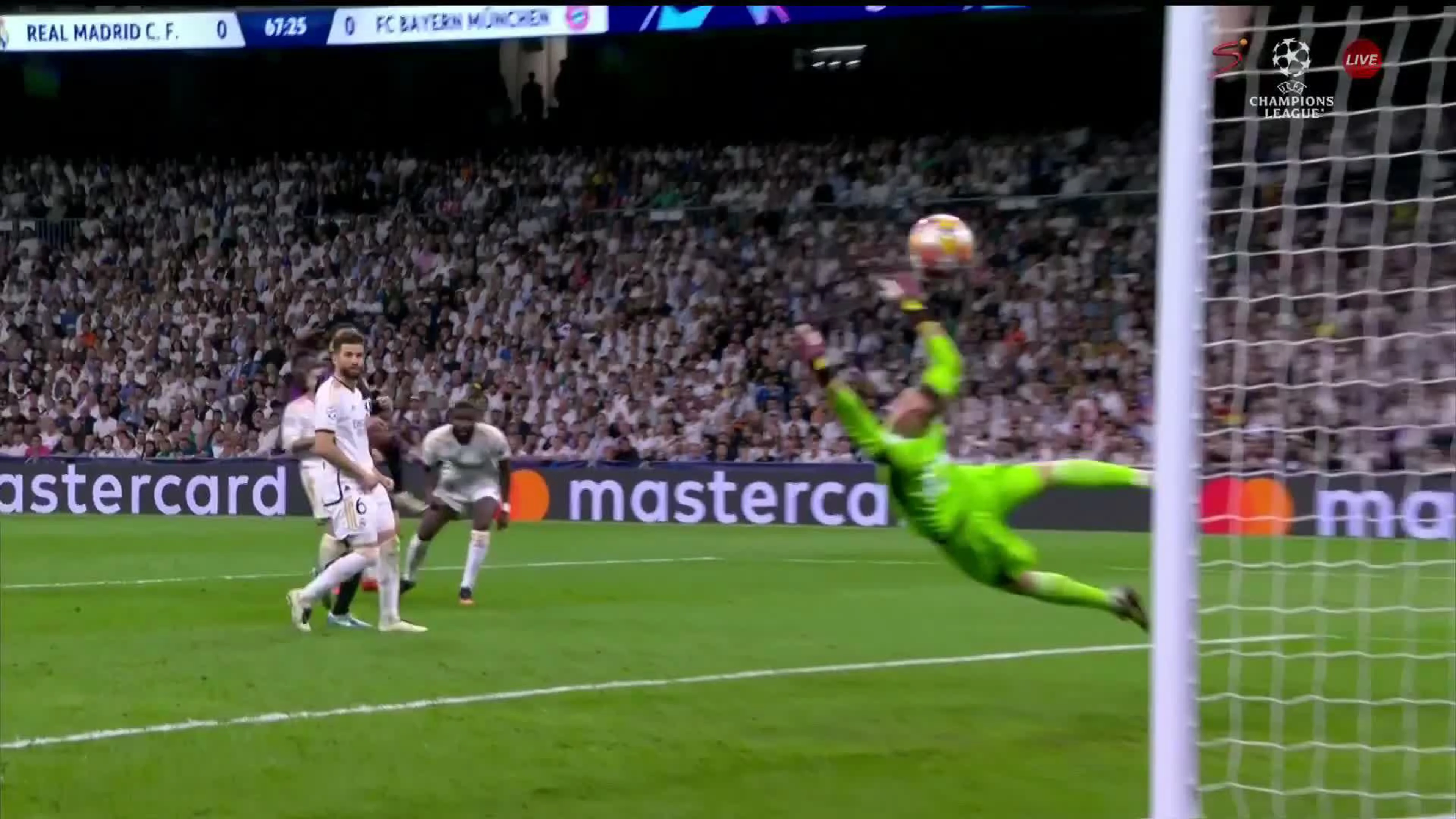 Alphonso Davies Goal | Real Madrid v Bayern | UEFA Champions League