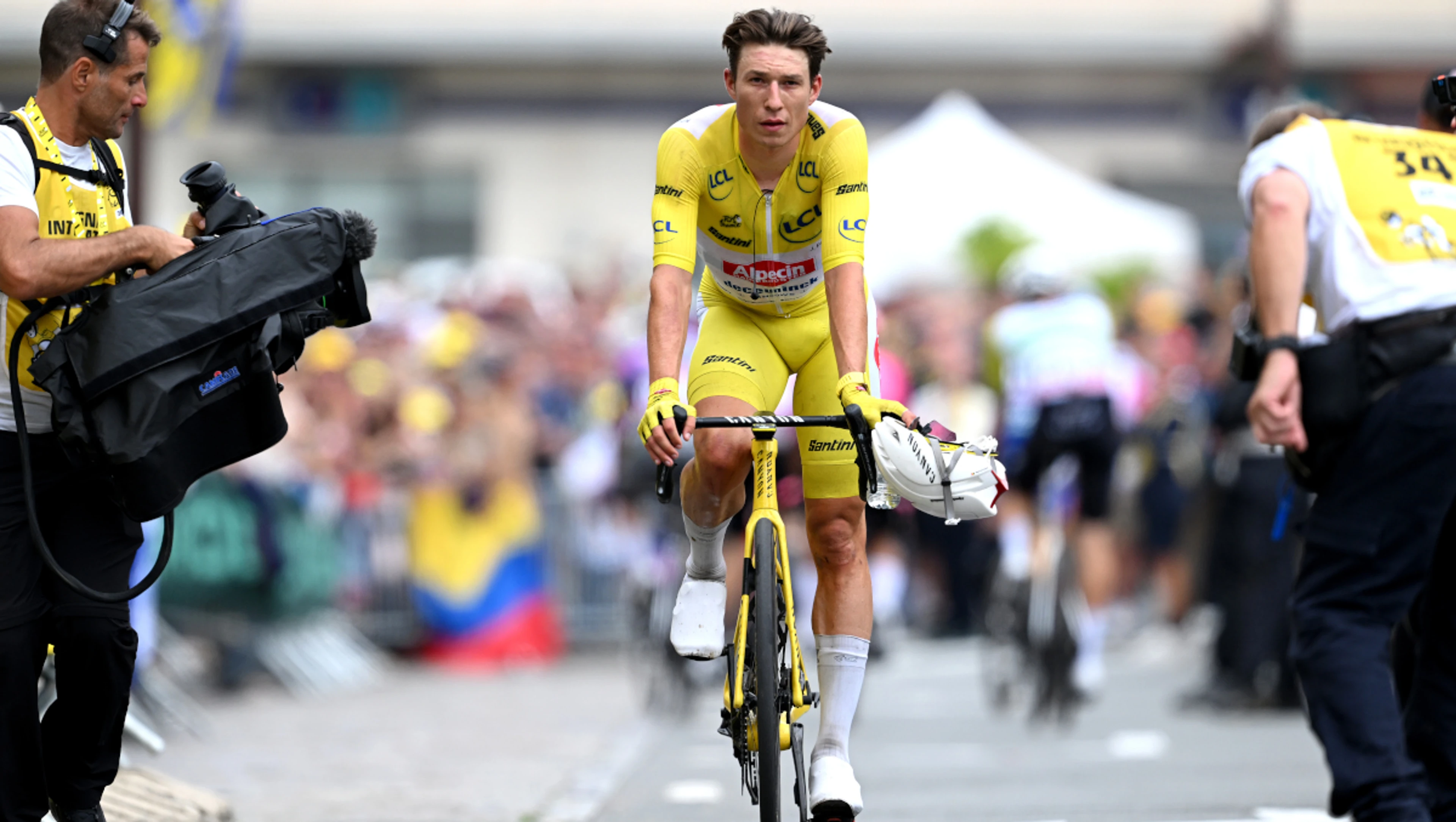 High-speed fall forces Philipsen out of Tour de France