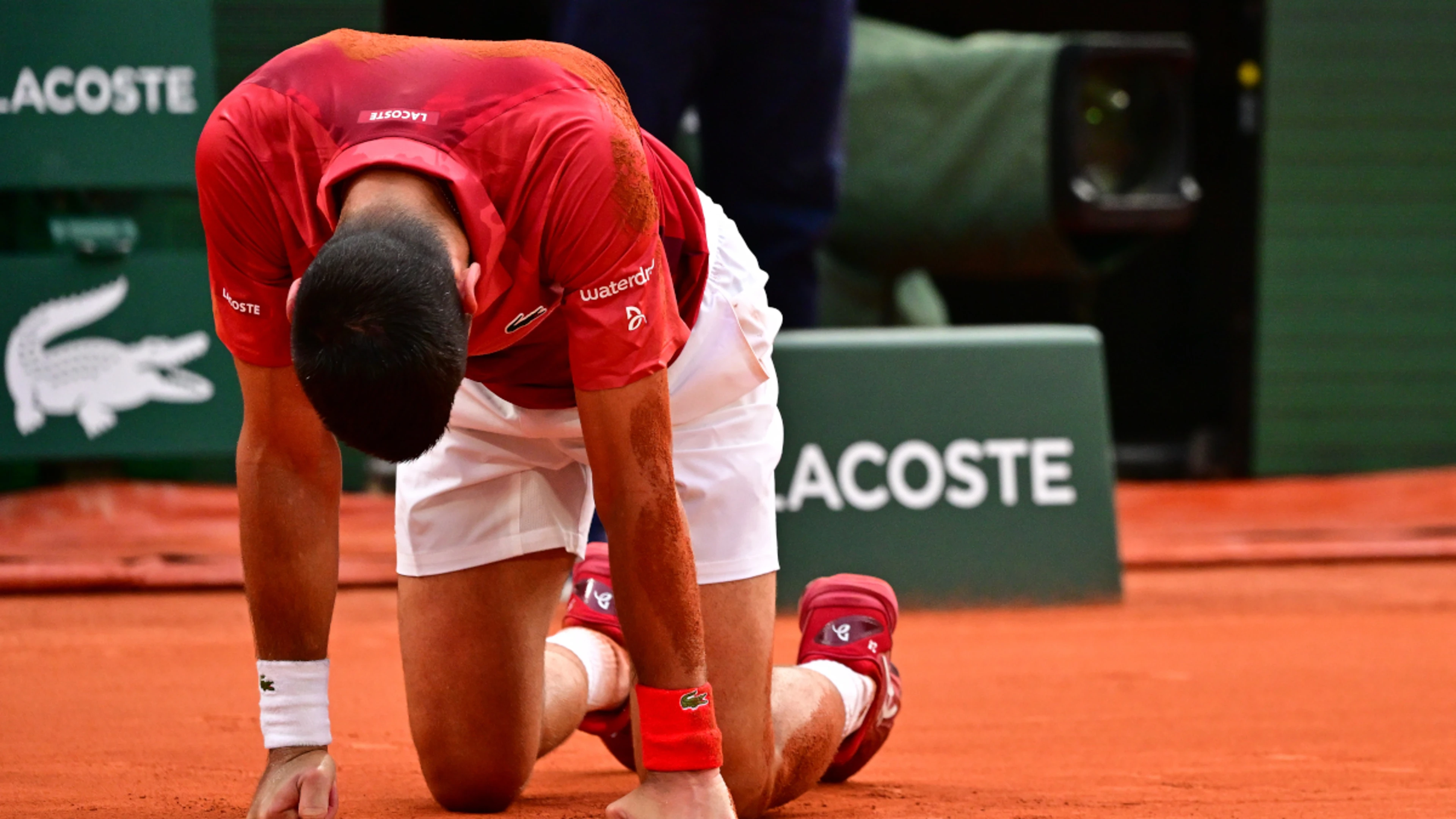 Djokovic pulls out of French Open with knee injury