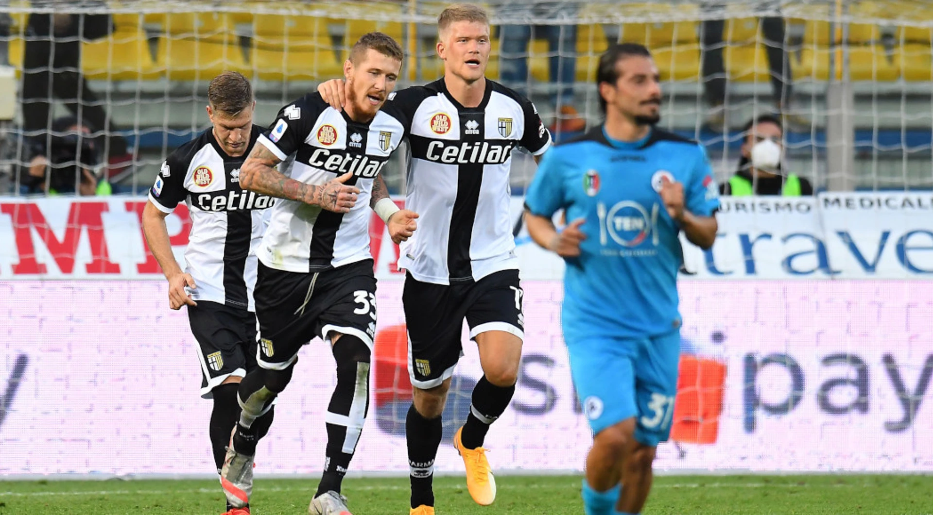 Spezia squander two-goal lead and hit woodwork three times