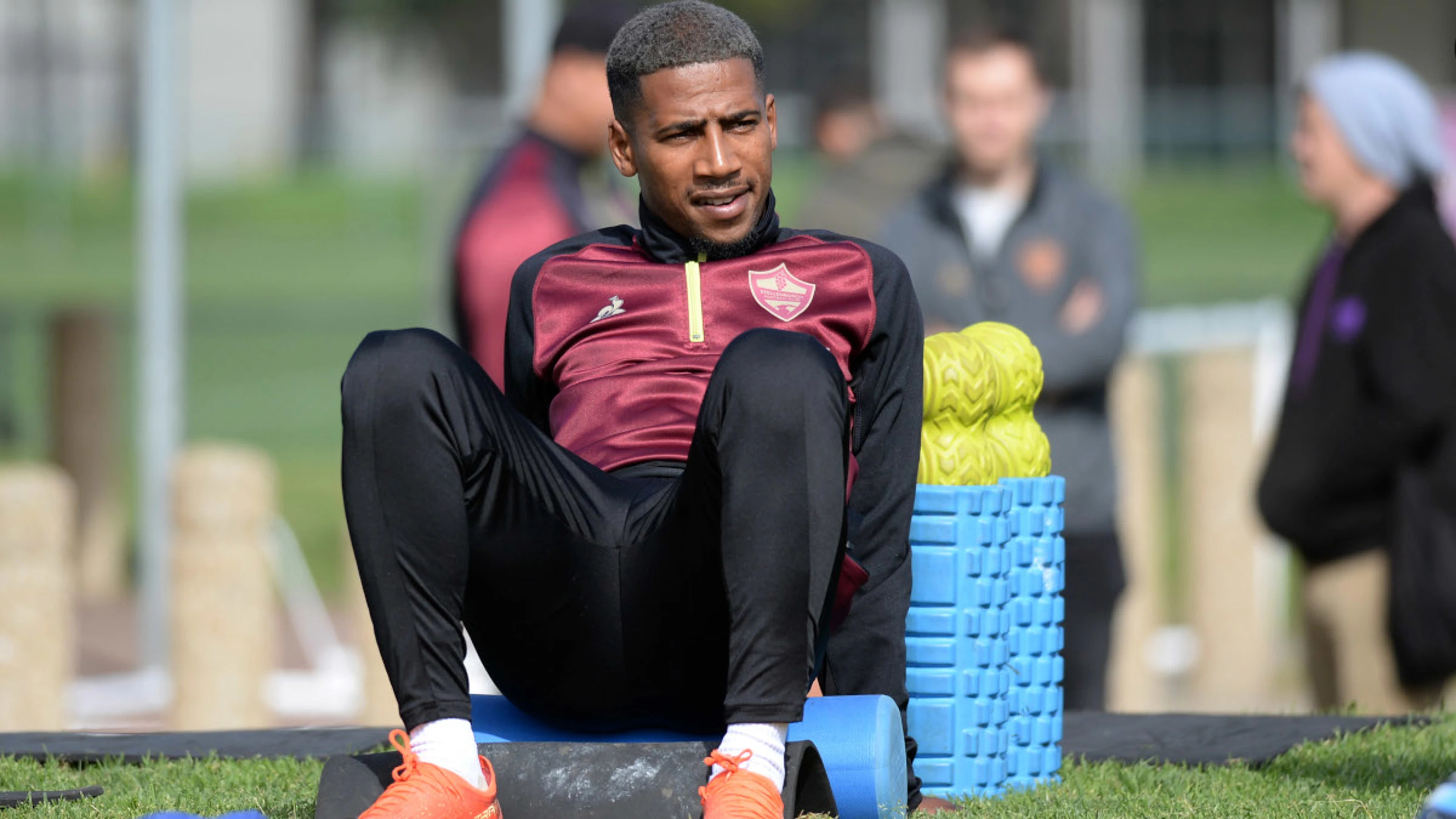 Concussed Van Rooyen sits out for Stellies