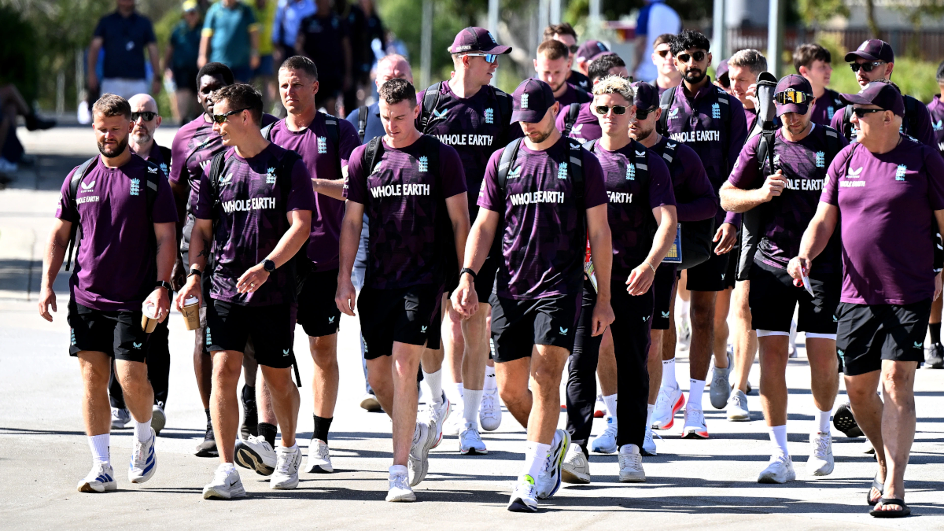 'Amateurish' England lashed for skipping pink-ball warm up