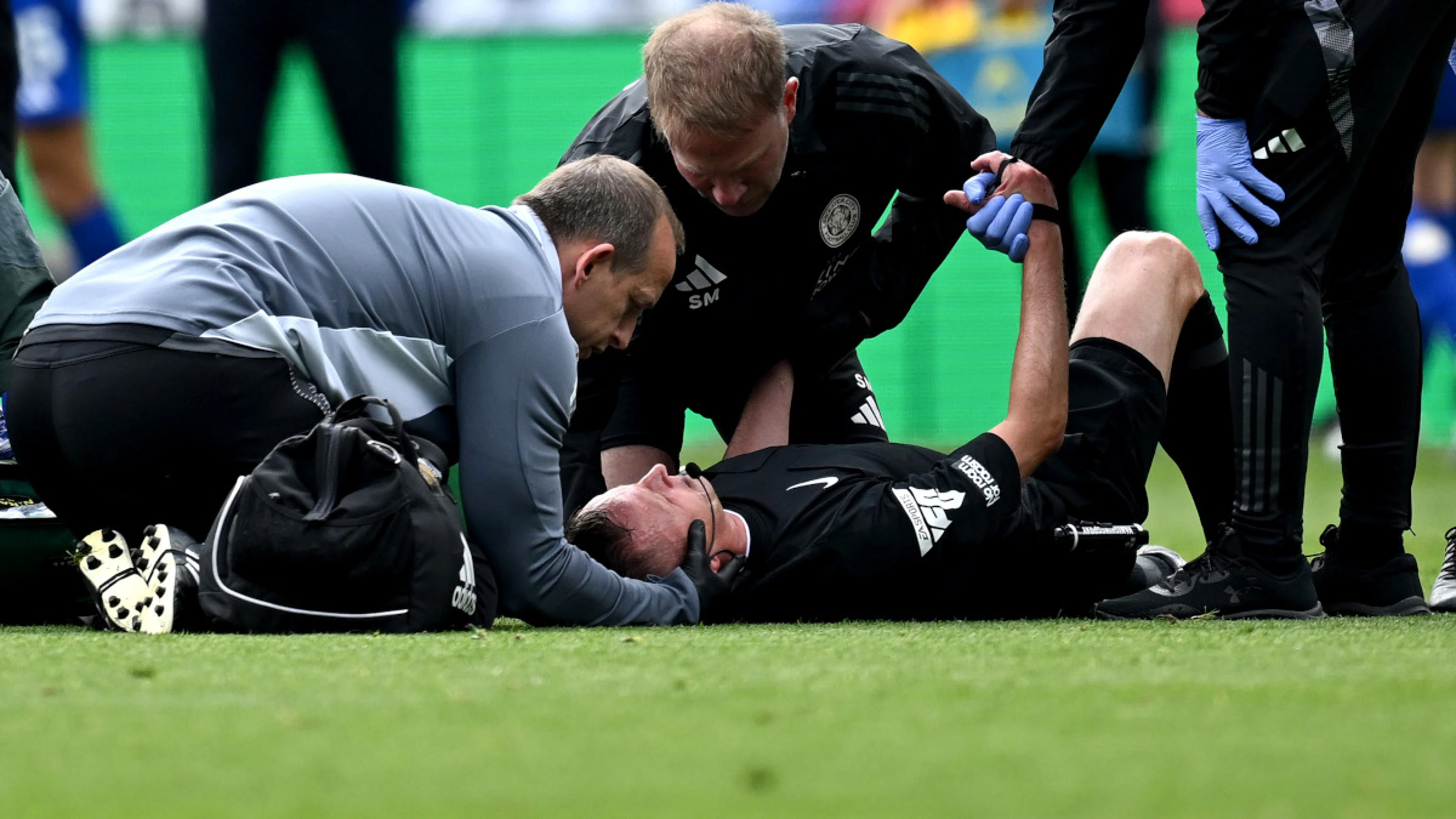 Referee Webb substituted due to head injury on Premier League debut