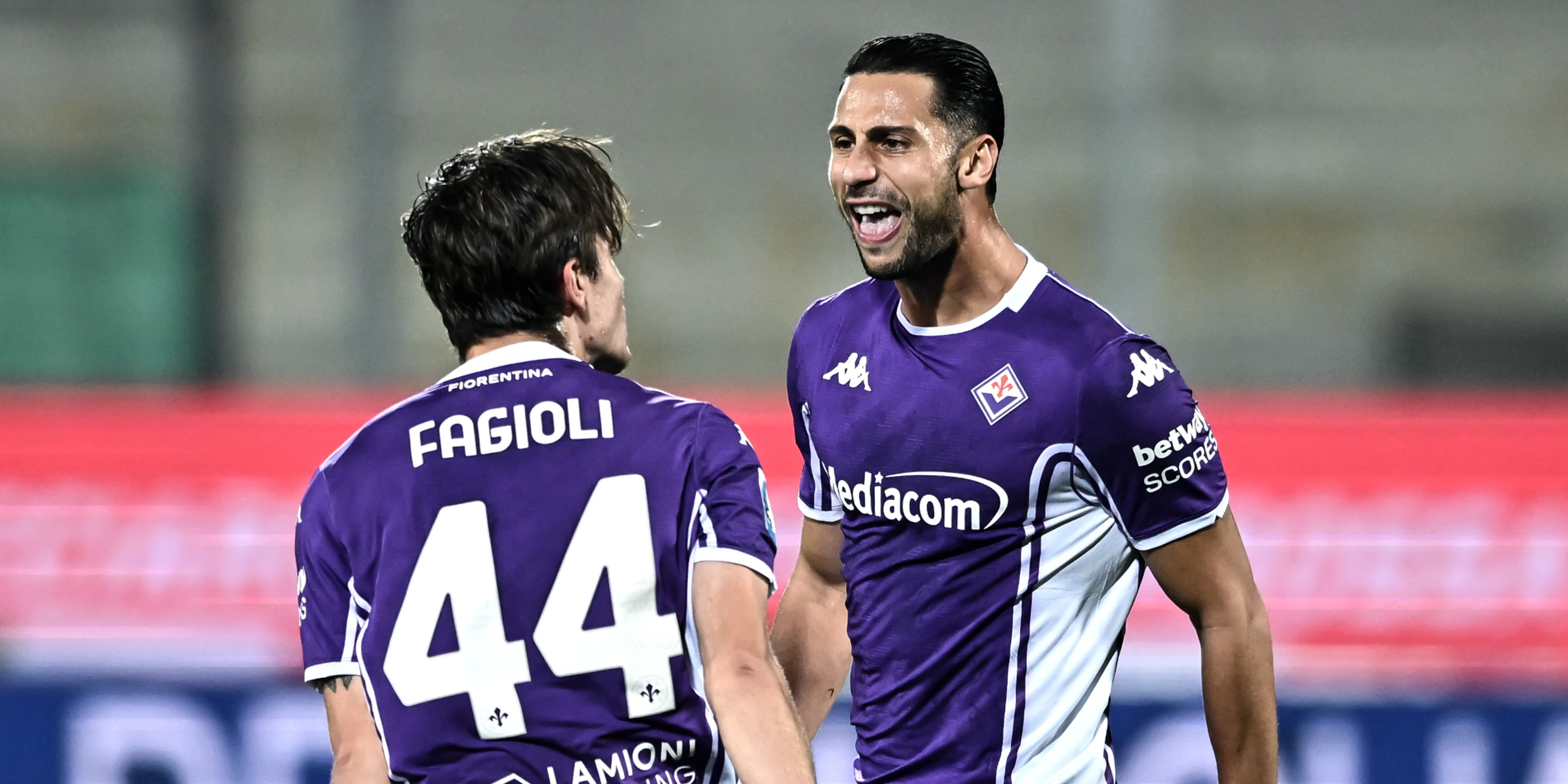 Troubled Fiorentina thump Udinese to get first Serie A win of season