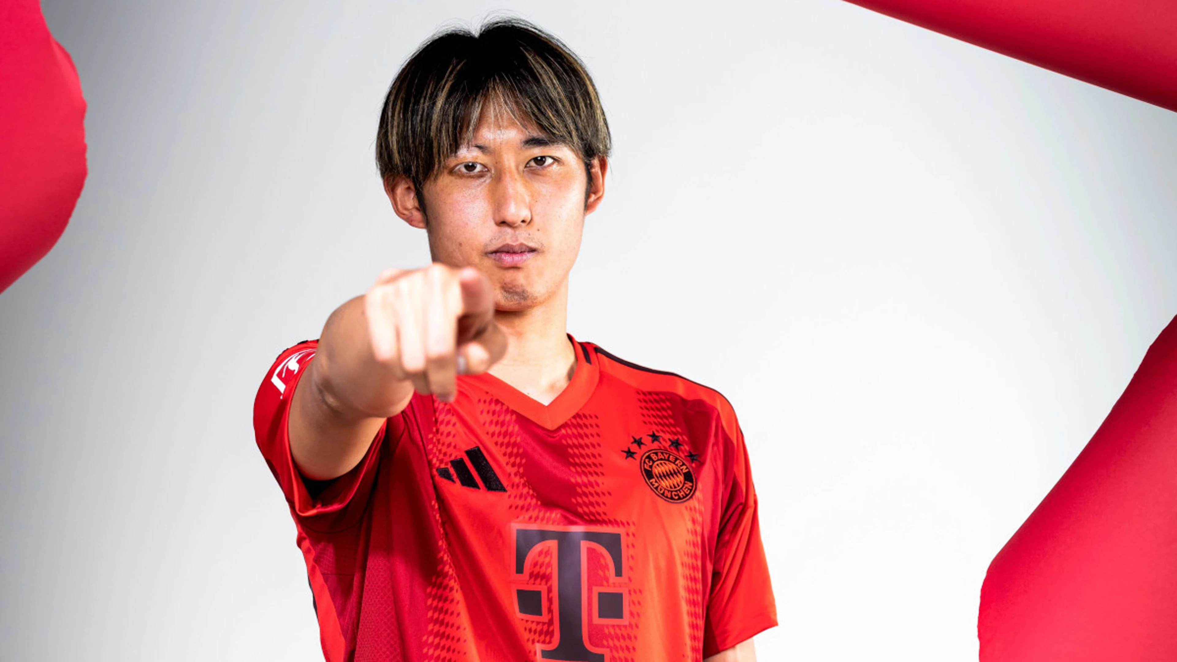 Bayern sign Japan defender Ito from Stuttgart until 2028