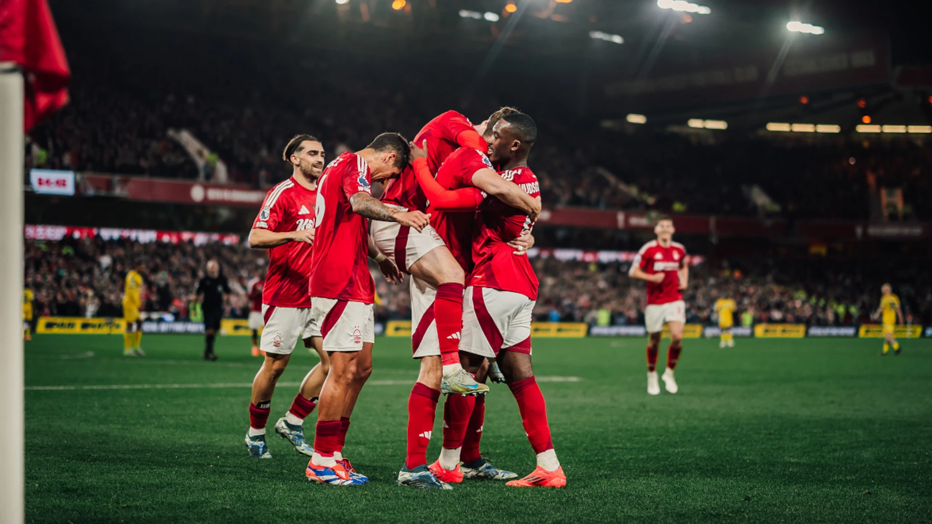 Henderson howler hands Forest victory over Crystal Palace