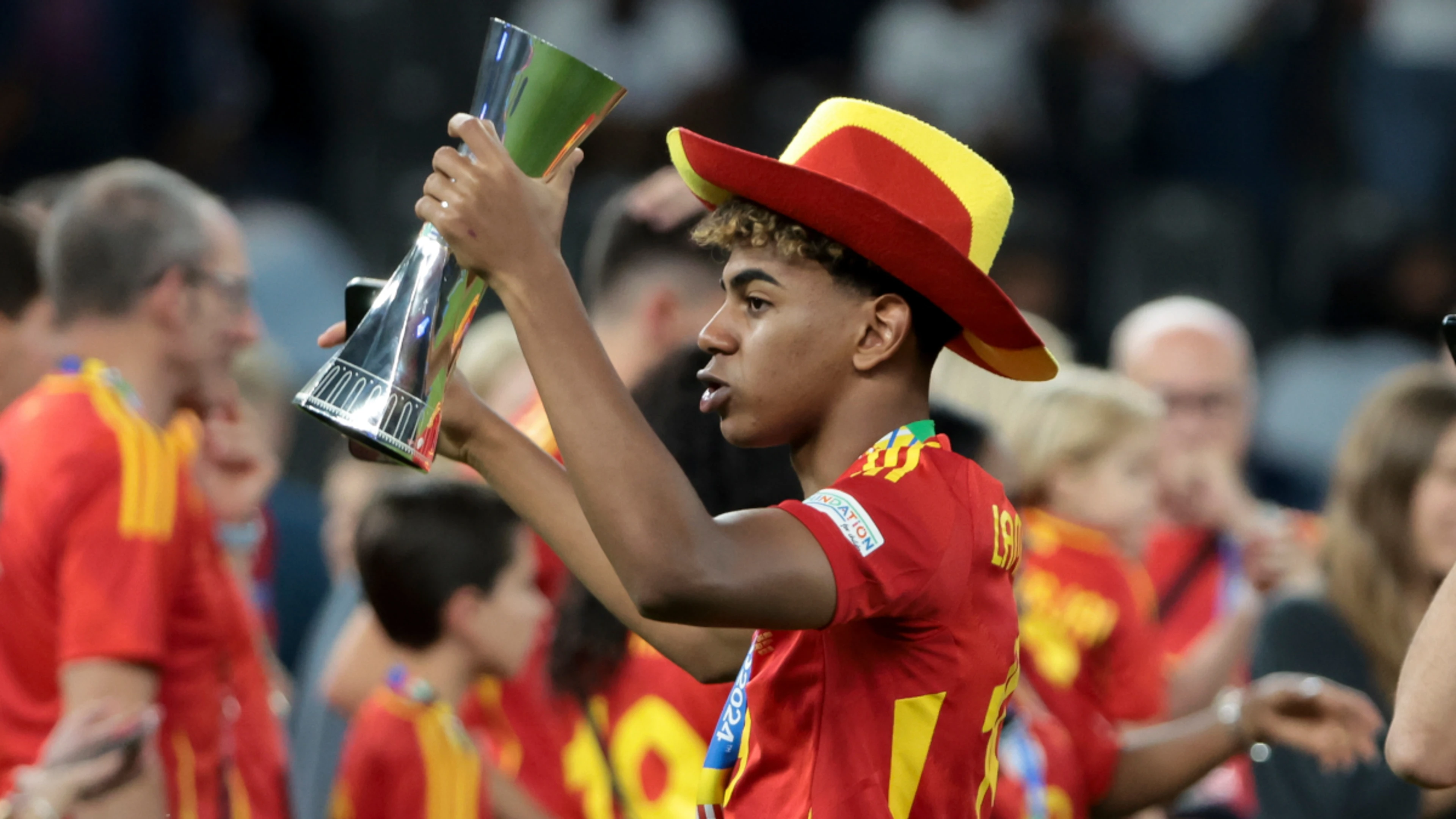 New Barcelona coach Flick hails 'unbelievable' Yamal