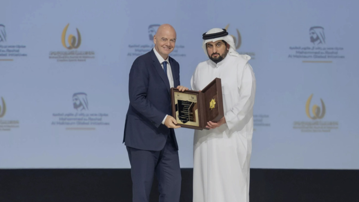 Fifa president receives award in Dubai
