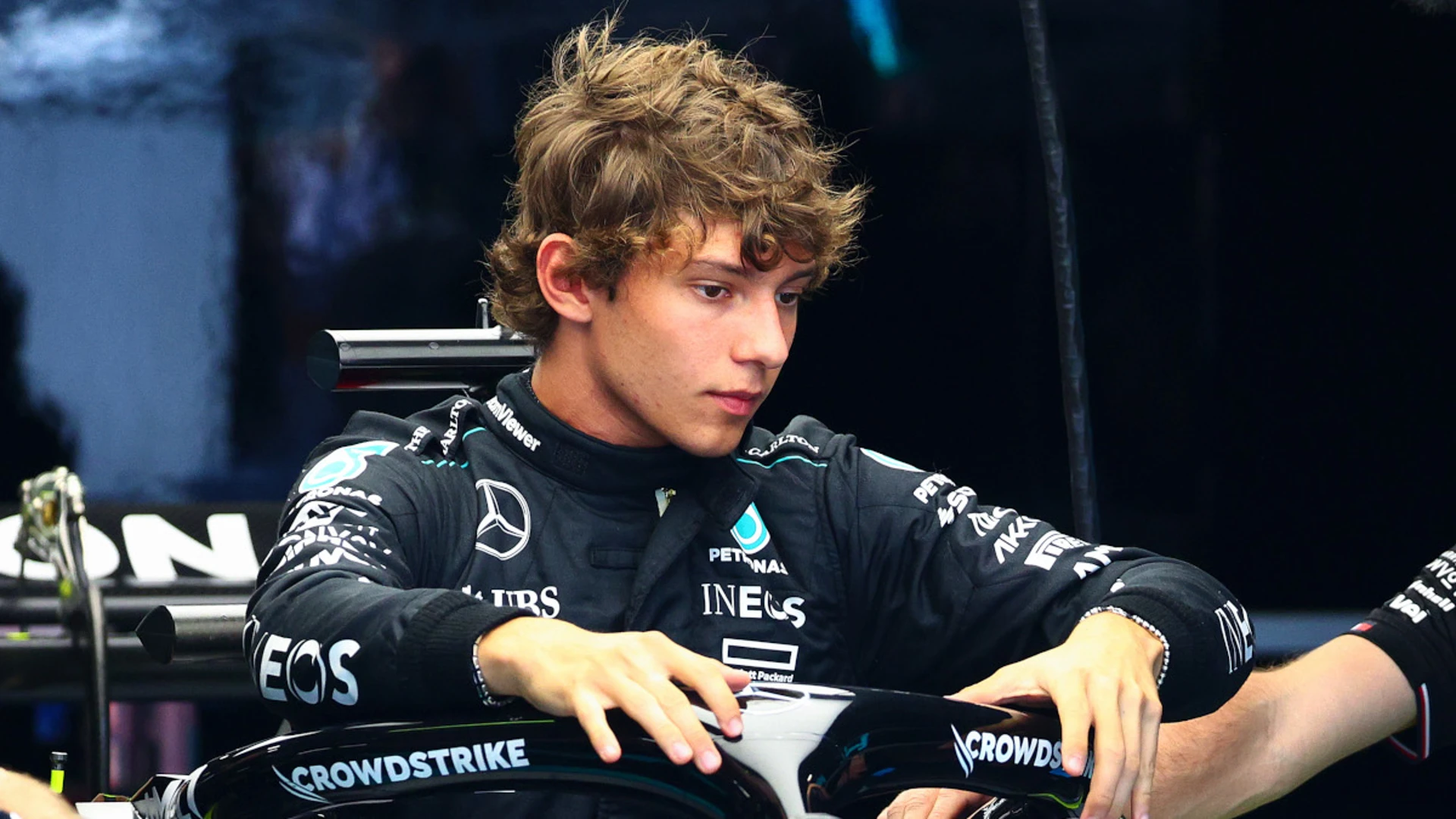 Mercedes pick teenage rookie Antonelli to replace Hamilton