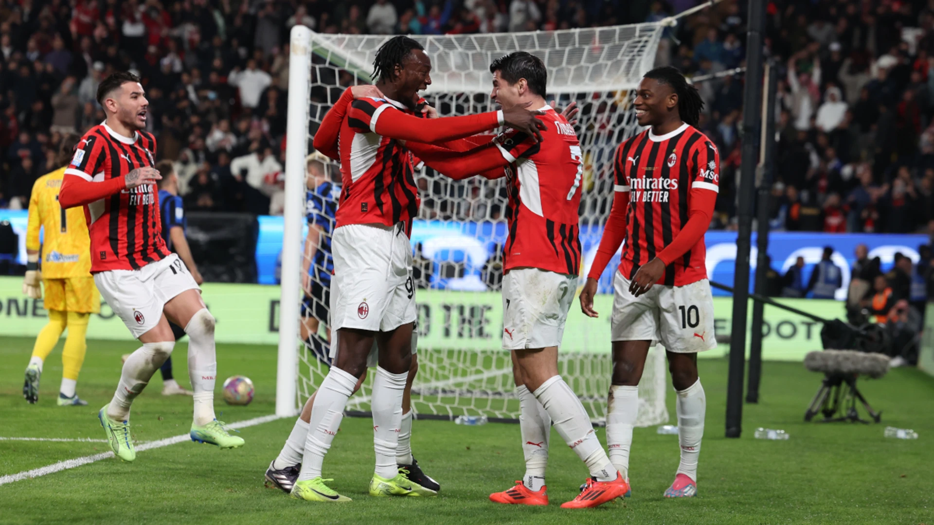 Last-gasp Abraham goal wins Super Cup for Milan in victory over Inter