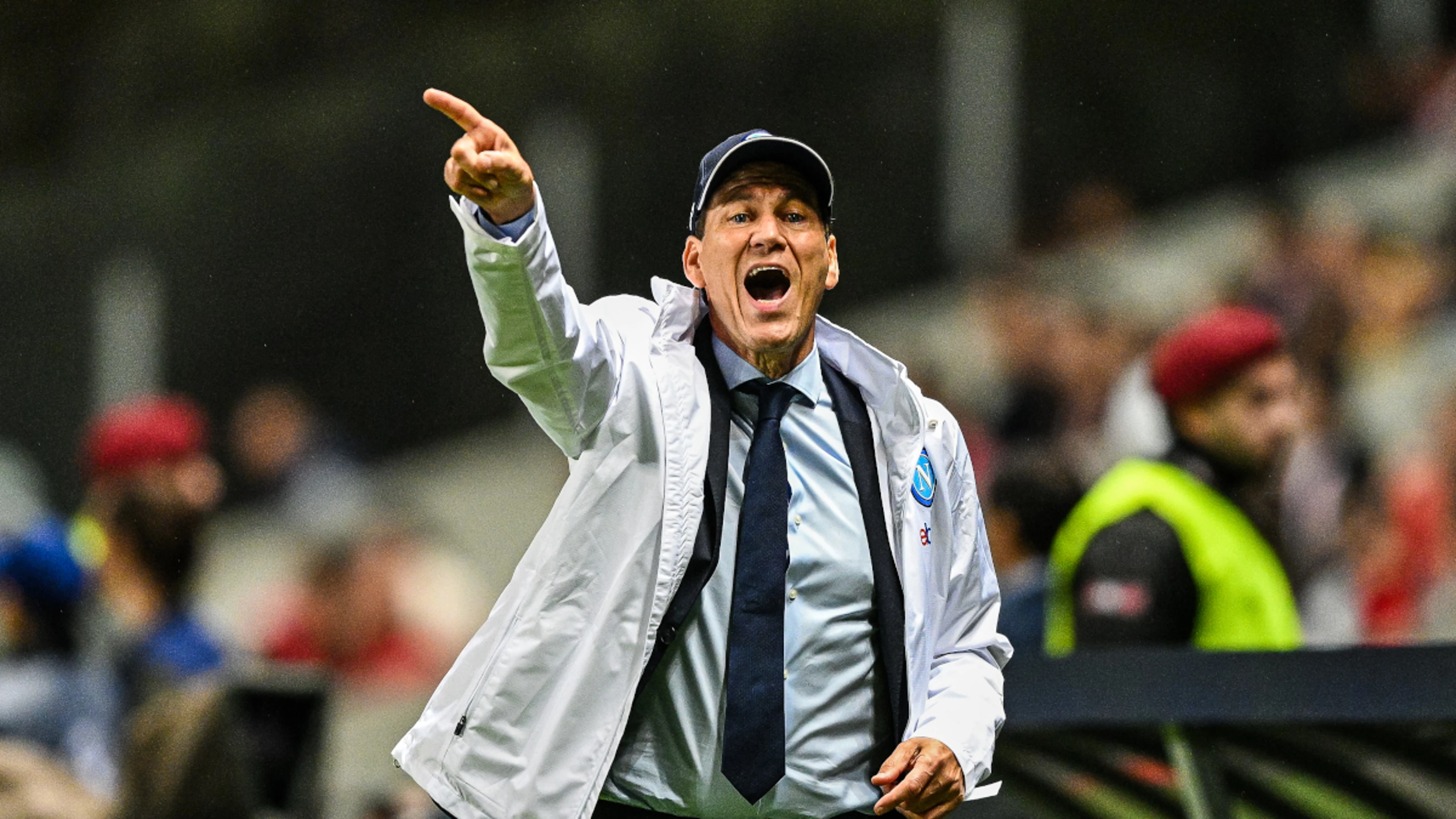 Napoli owner backs coach Garcia