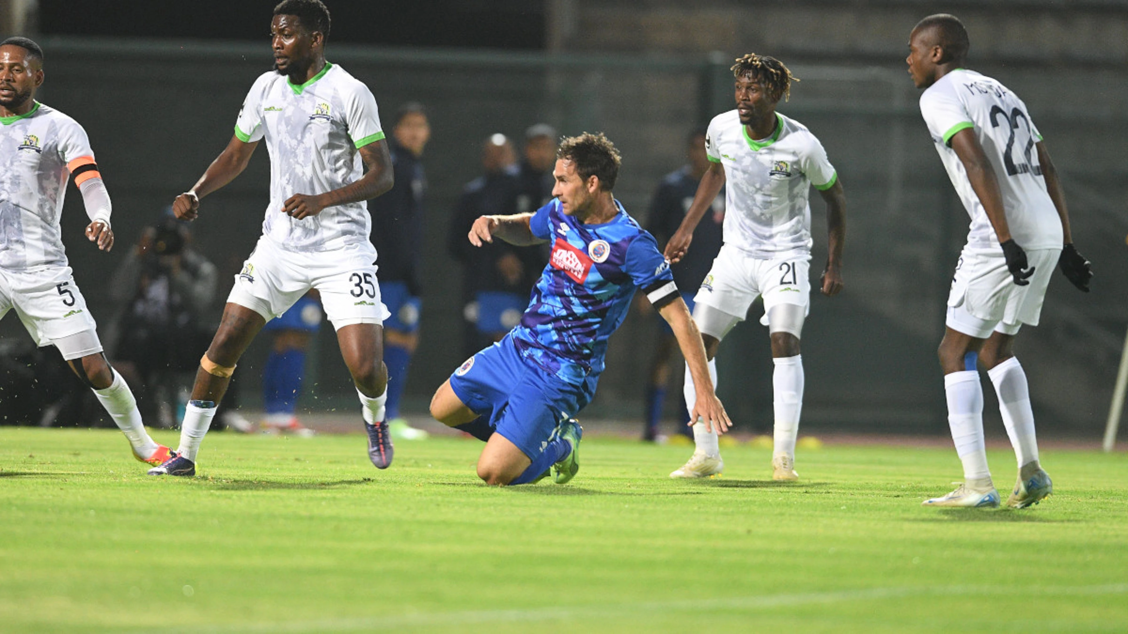 Hunt needs to look elsewhere for goals