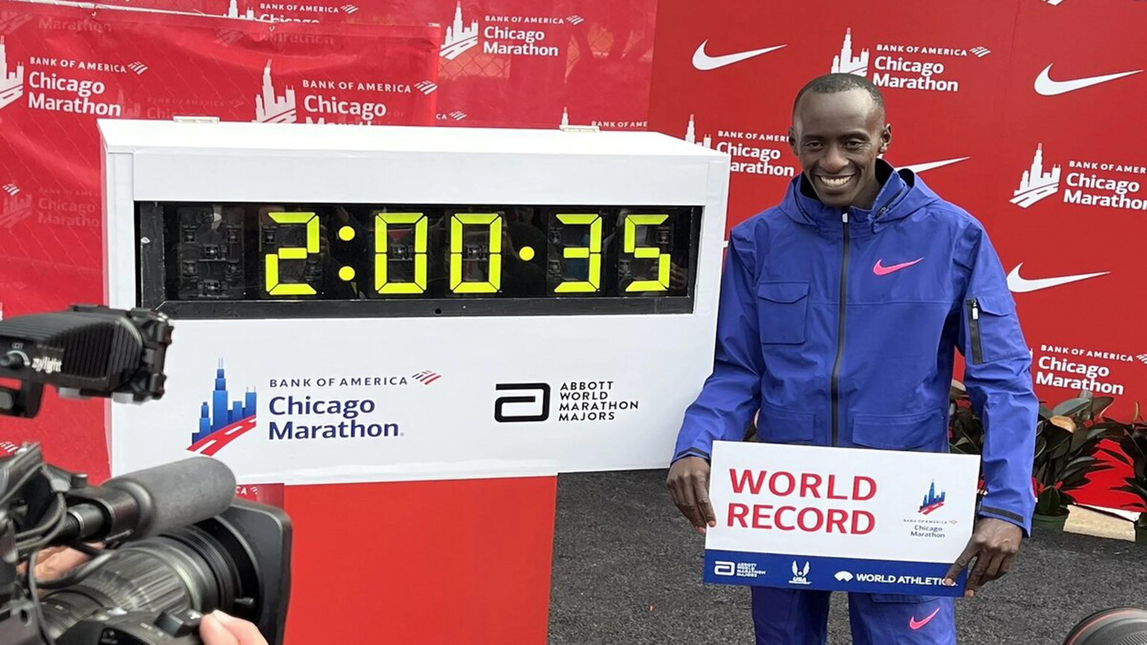 Kenyan Kiptum sets world record to win Chicago Marathon men's title