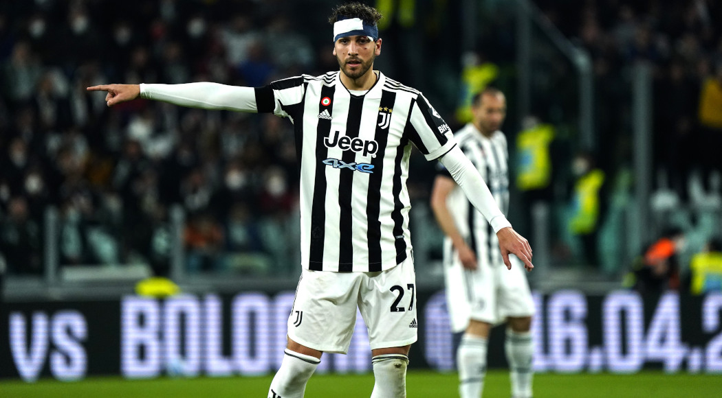 Juve's Locatelli out for a month with knee injury