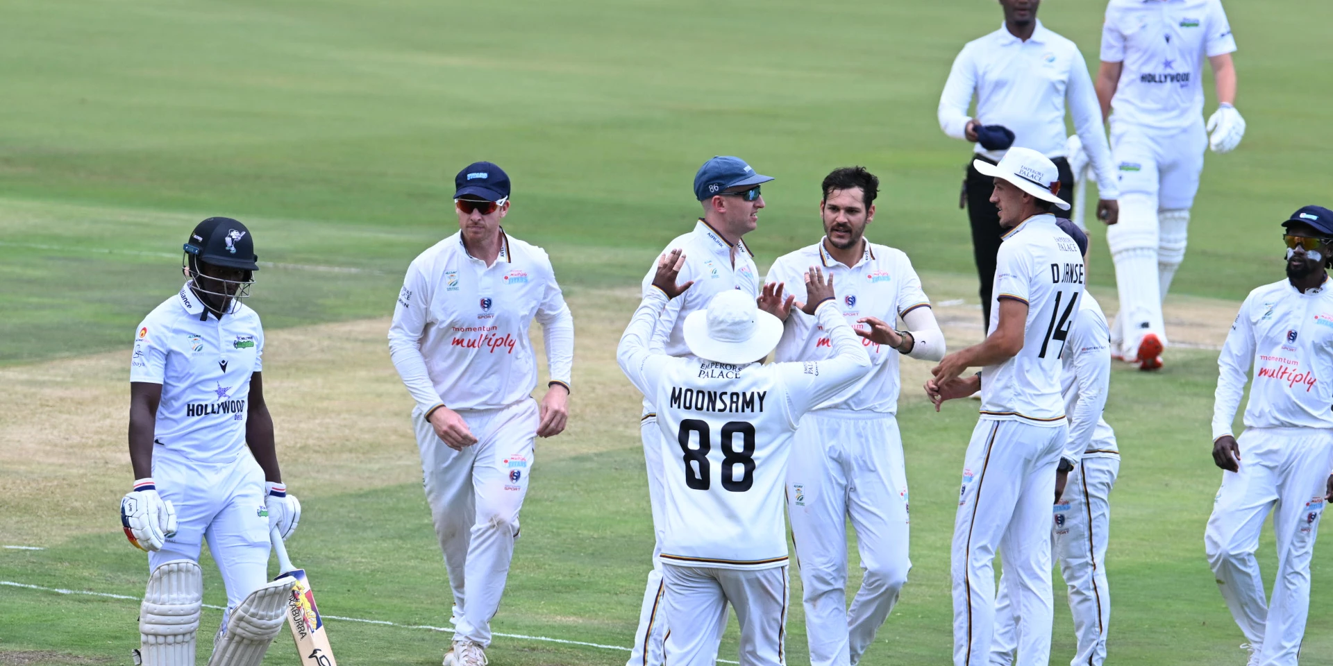 DAY 3: Titans and Dolphins canter to comfortable wins