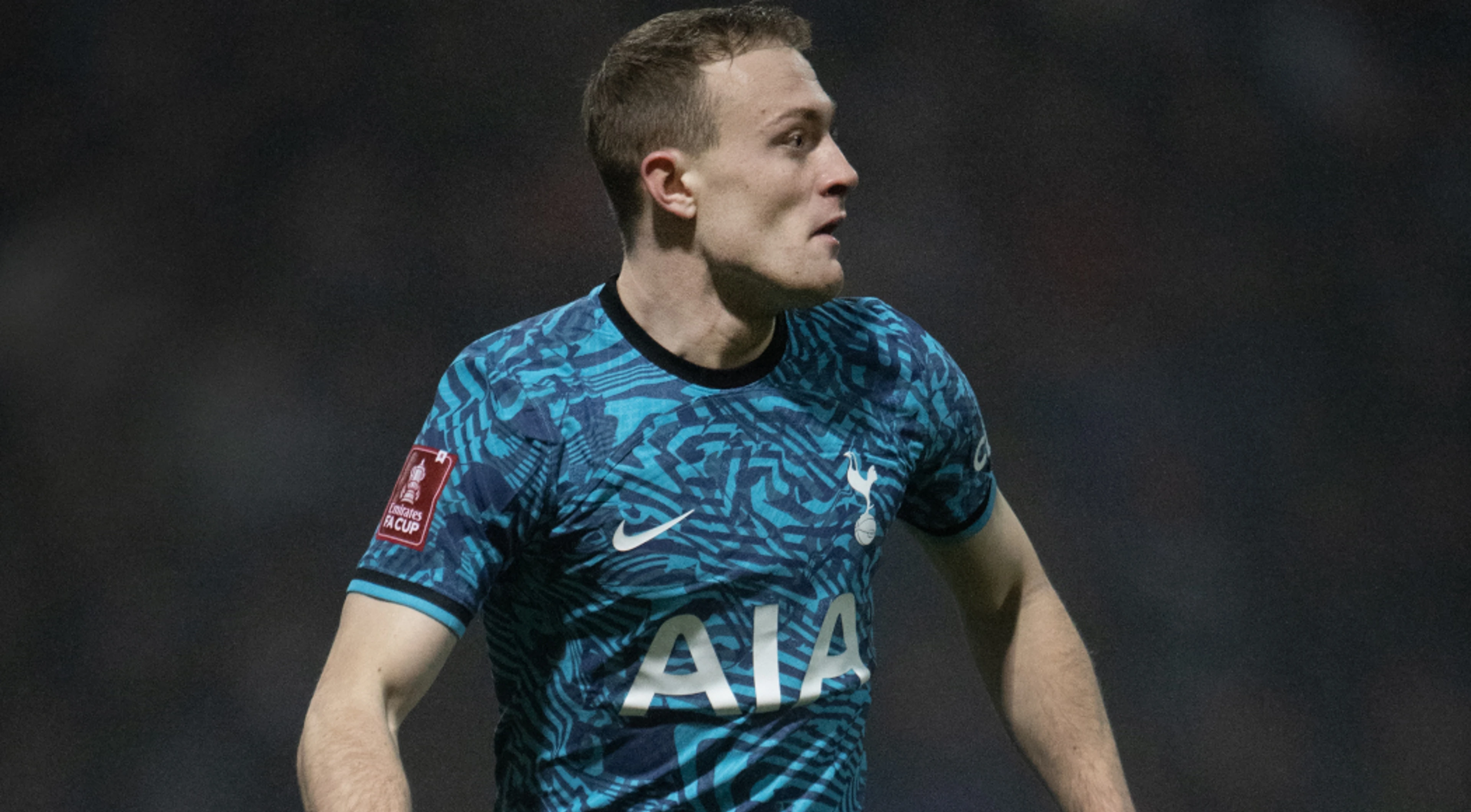 Spurs use youngsters in injury-hit midfield for Milan clash