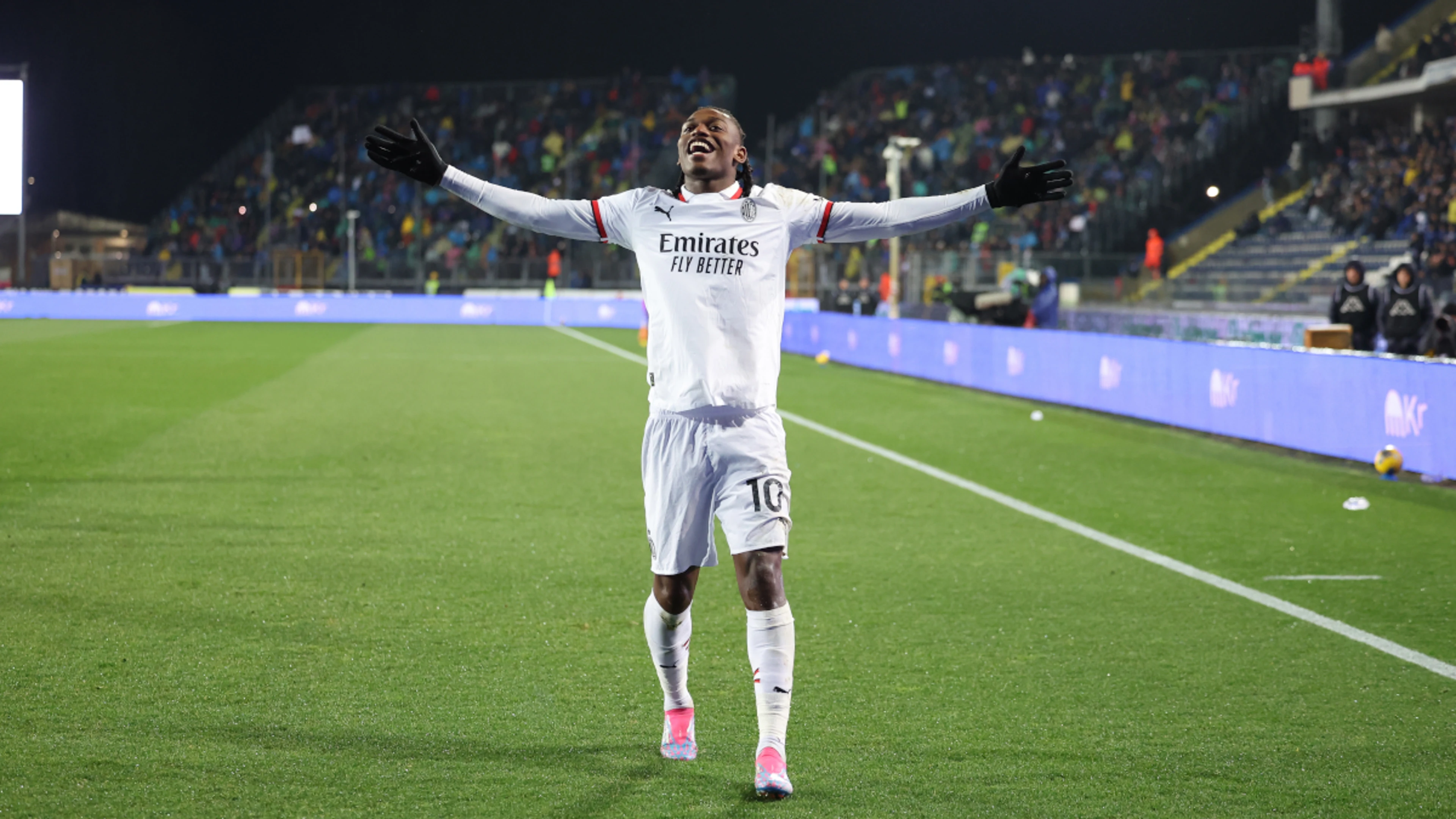 Milan win at Empoli thanks to Leao and Gimenez