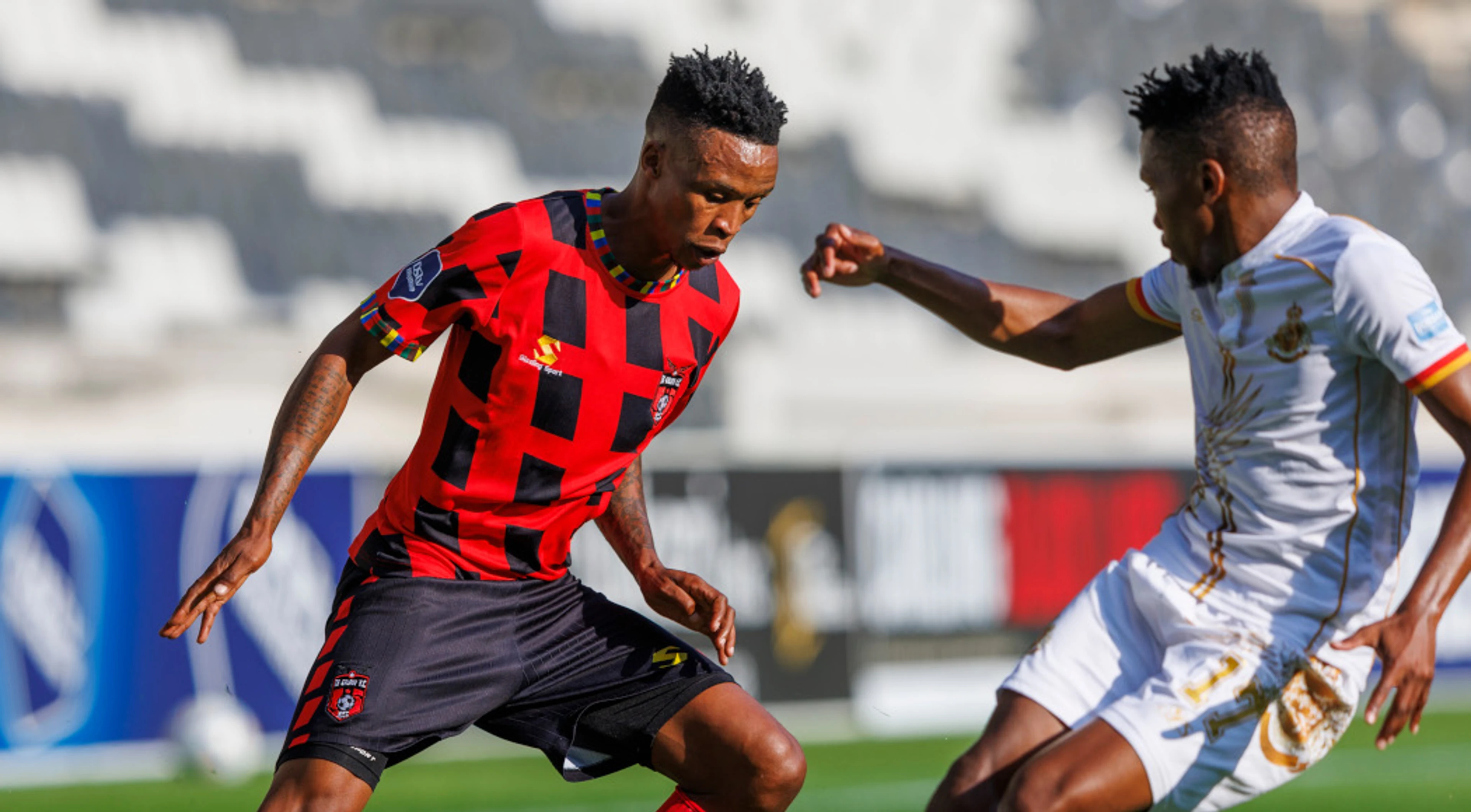 Galaxy fight back to hold Royal